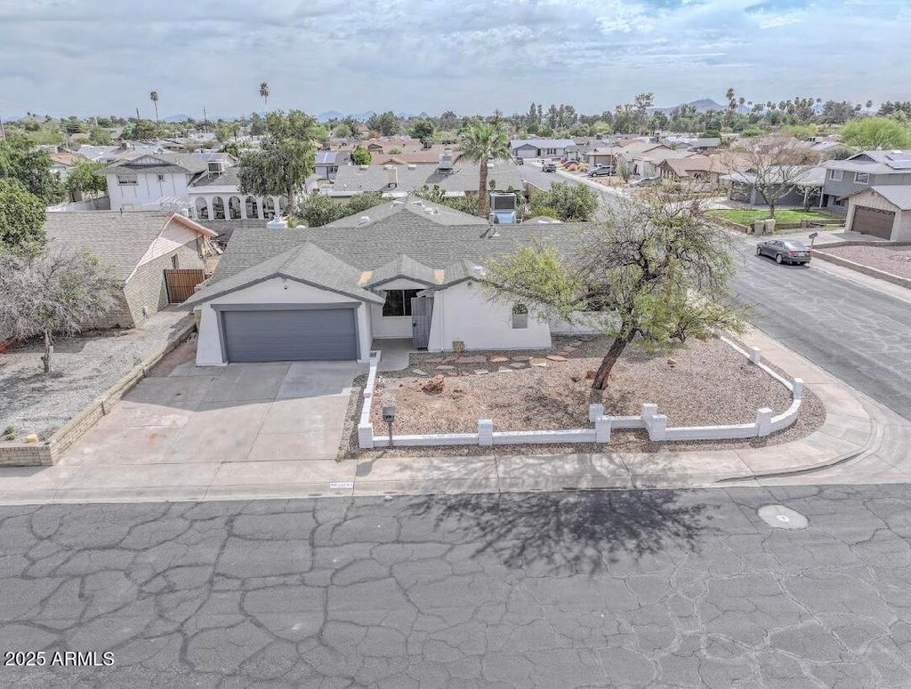 Photo of 15243 N 52nd Drive, Glendale, AZ 85306 (MLS # 6934362)