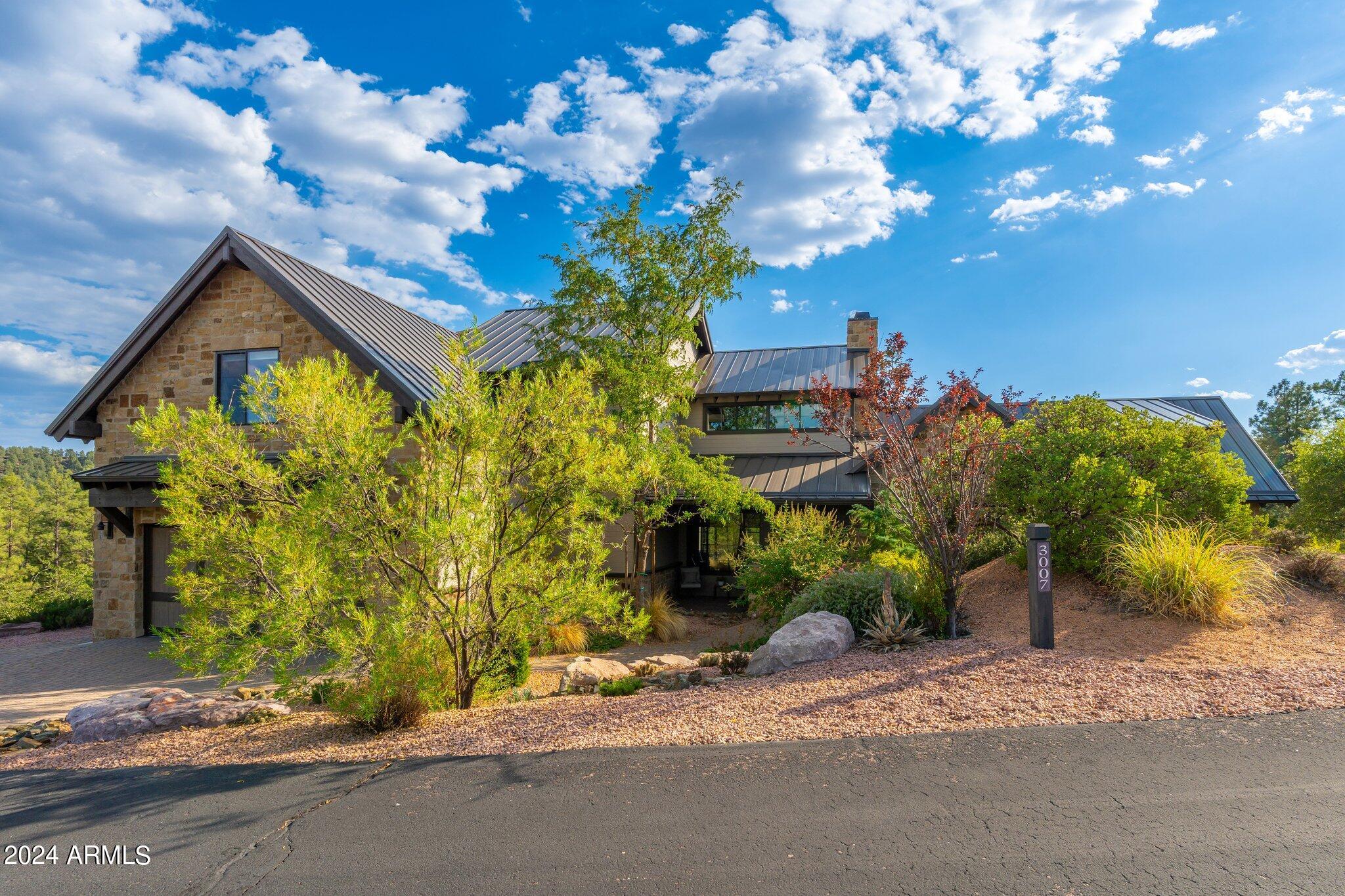 3007 E Arrow Point