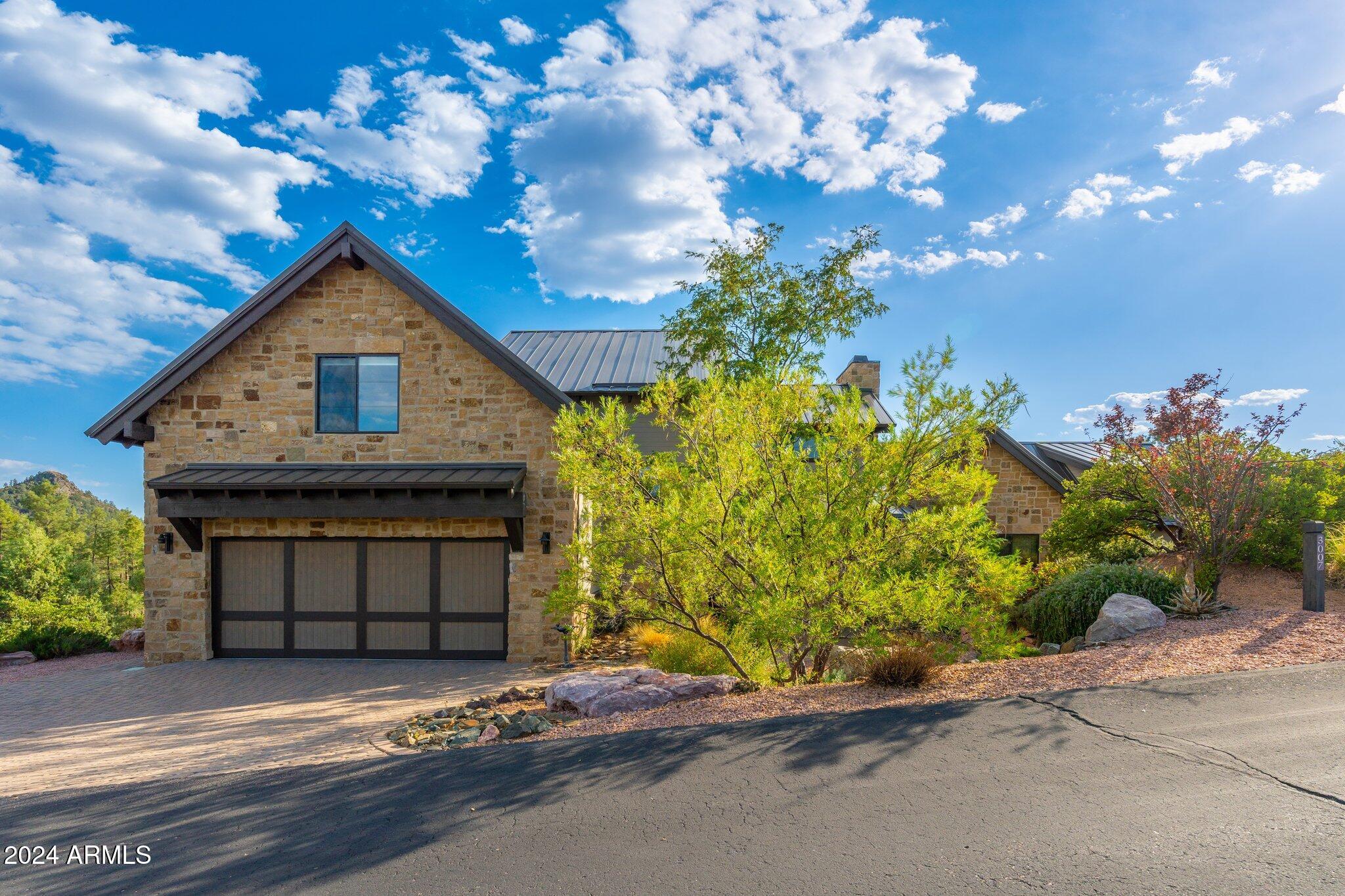 3007 E Arrow Point