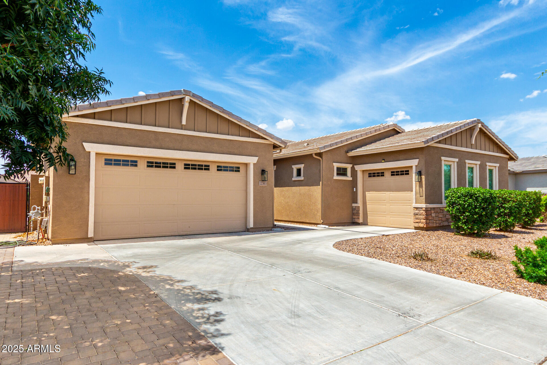 Homes 3 22363 E VIA DEL JARDIN --