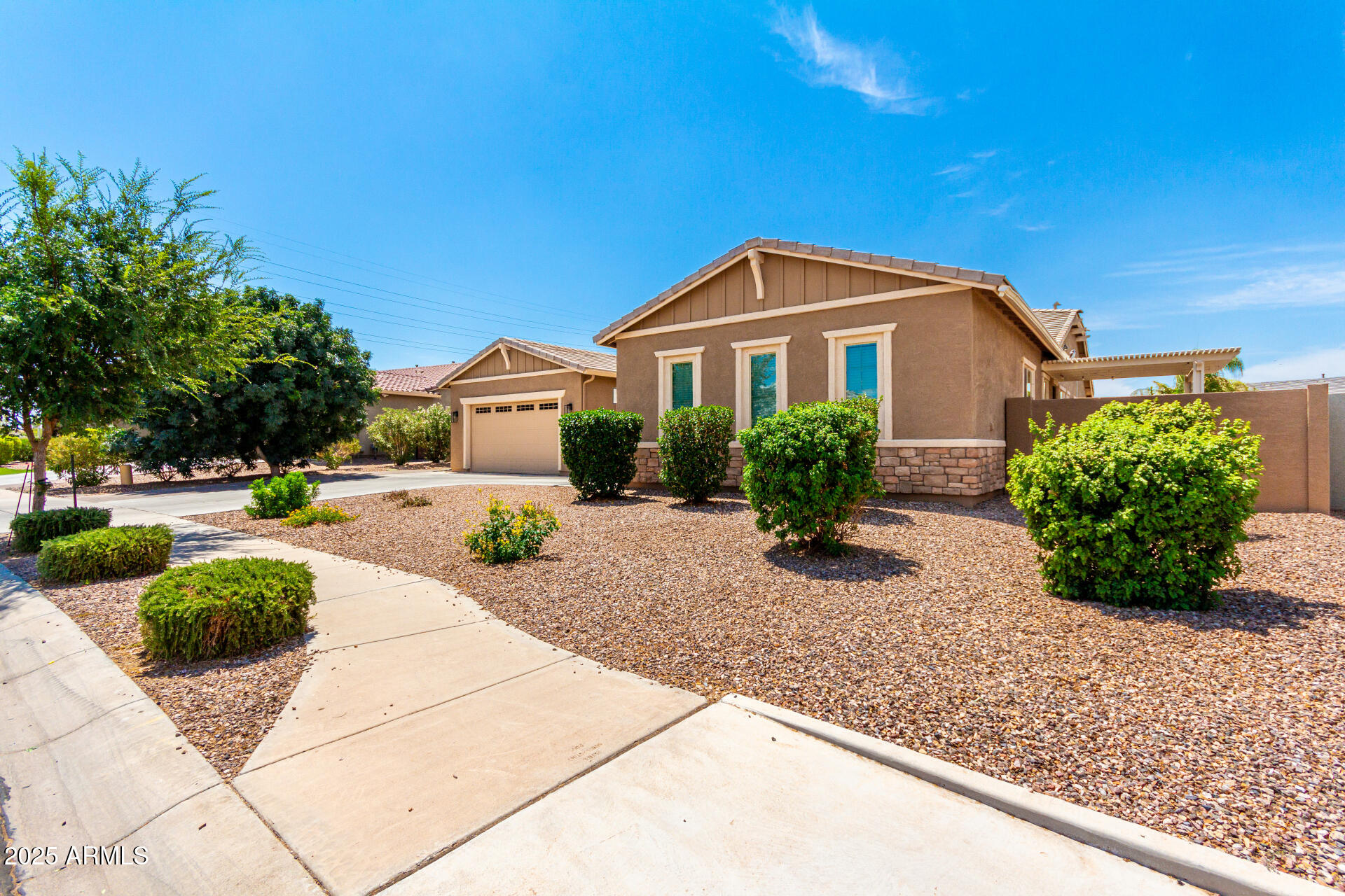 Homes 4 22363 E VIA DEL JARDIN --