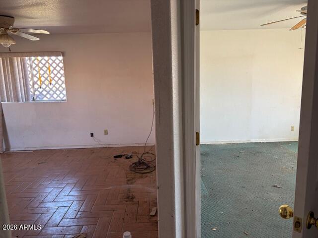 7526 W SURREY Avenue