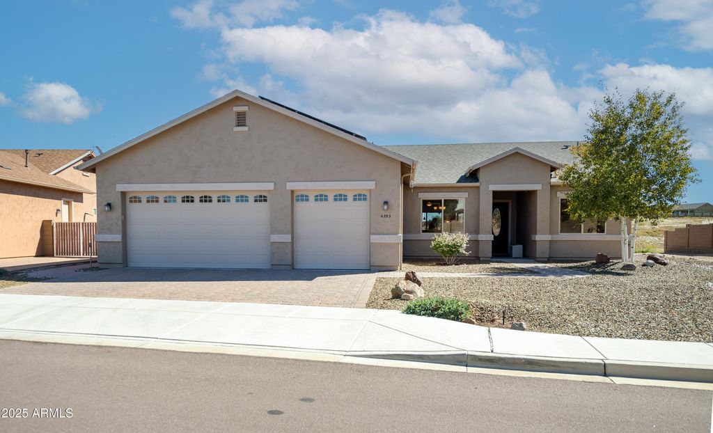 Photo of 4393 N Cambridge Avenue, Prescott Valley, AZ 86314 (MLS # 6935305)
