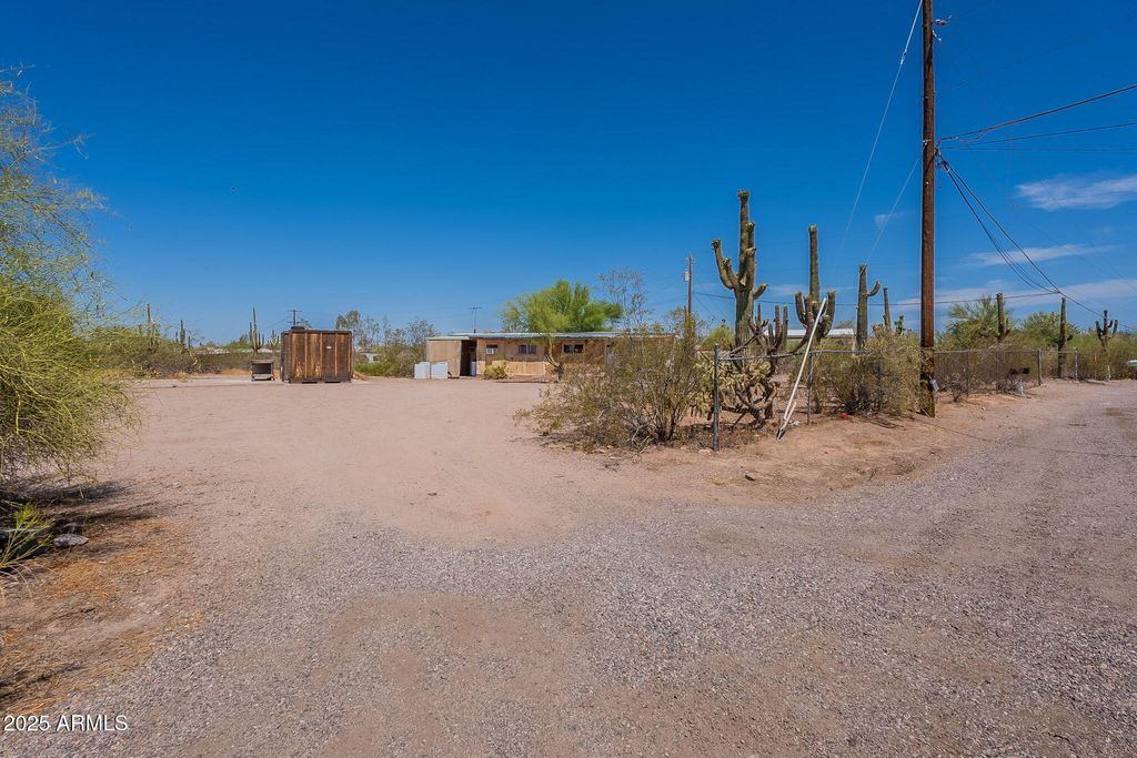 Photo of 2306 S Cortez Road #0, Apache Junction, AZ 85119 (MLS # 6882355)