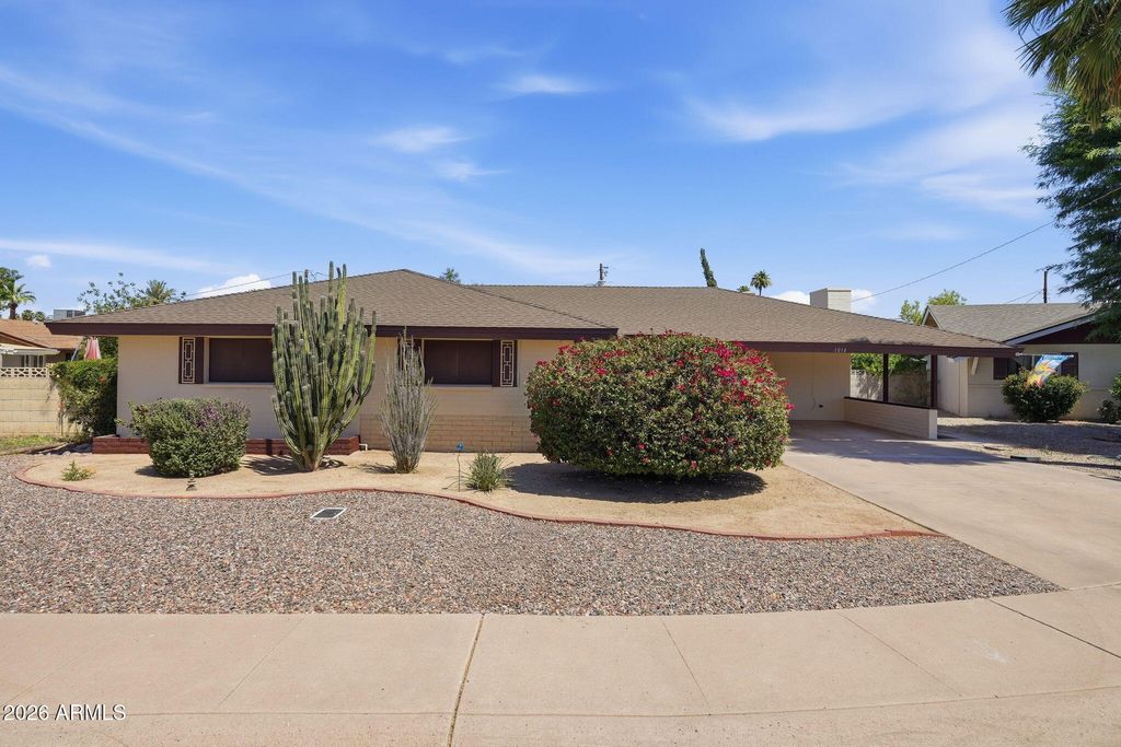 Photo of 1014 E Balboa Circle, Tempe, AZ 85282 (MLS # 7021208)