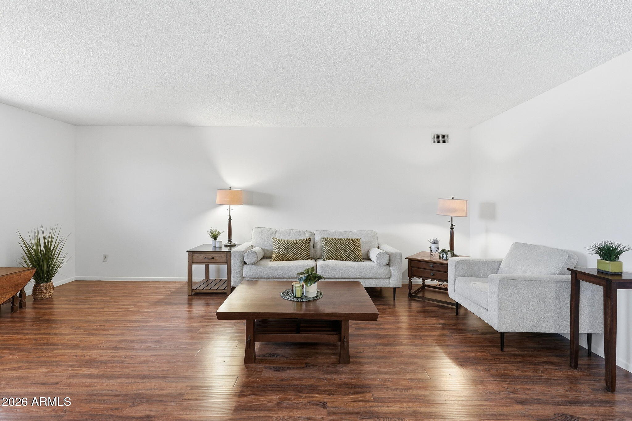1014 E BALBOA Circle