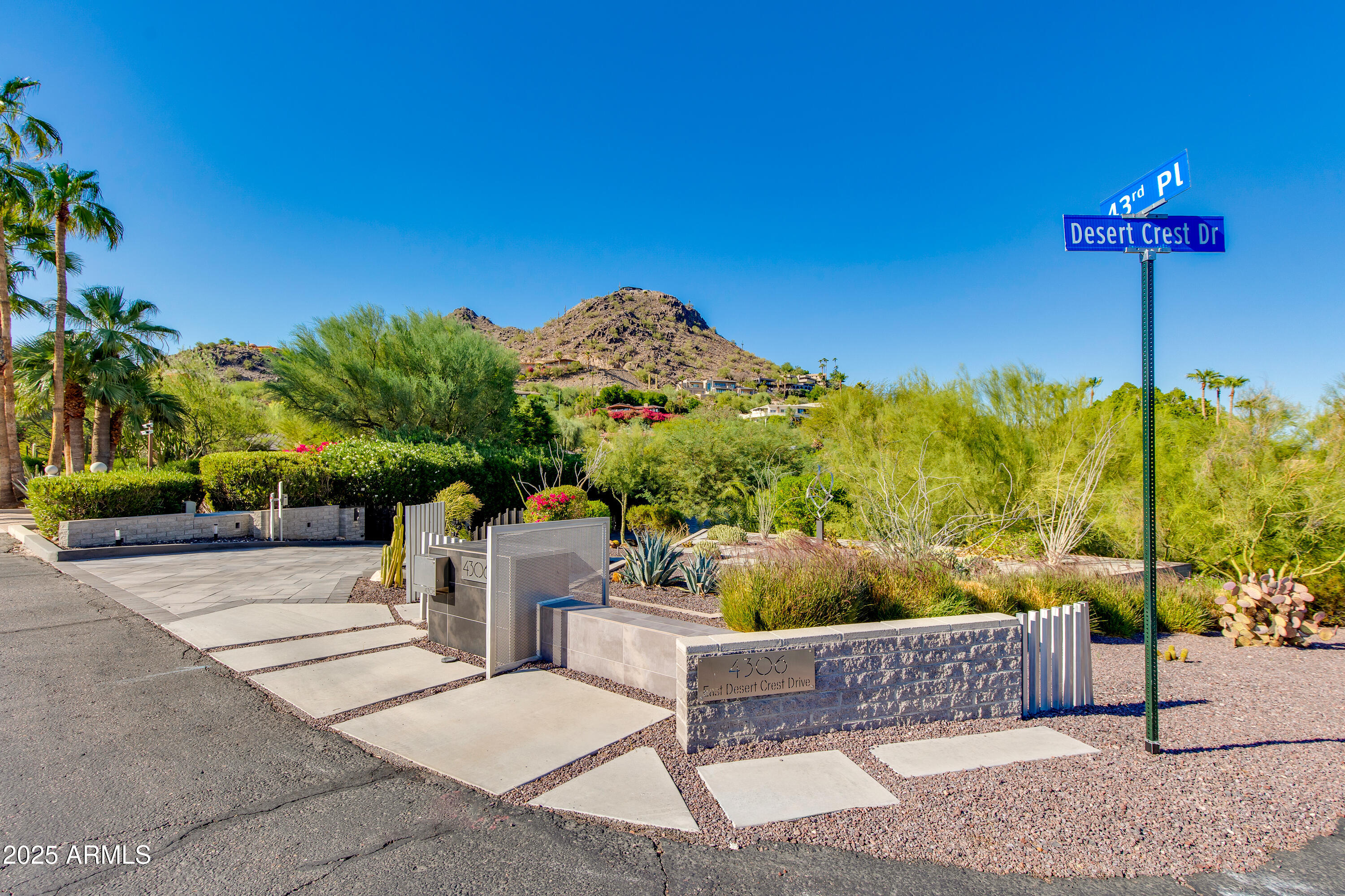 4306 E DESERT CREST Drive