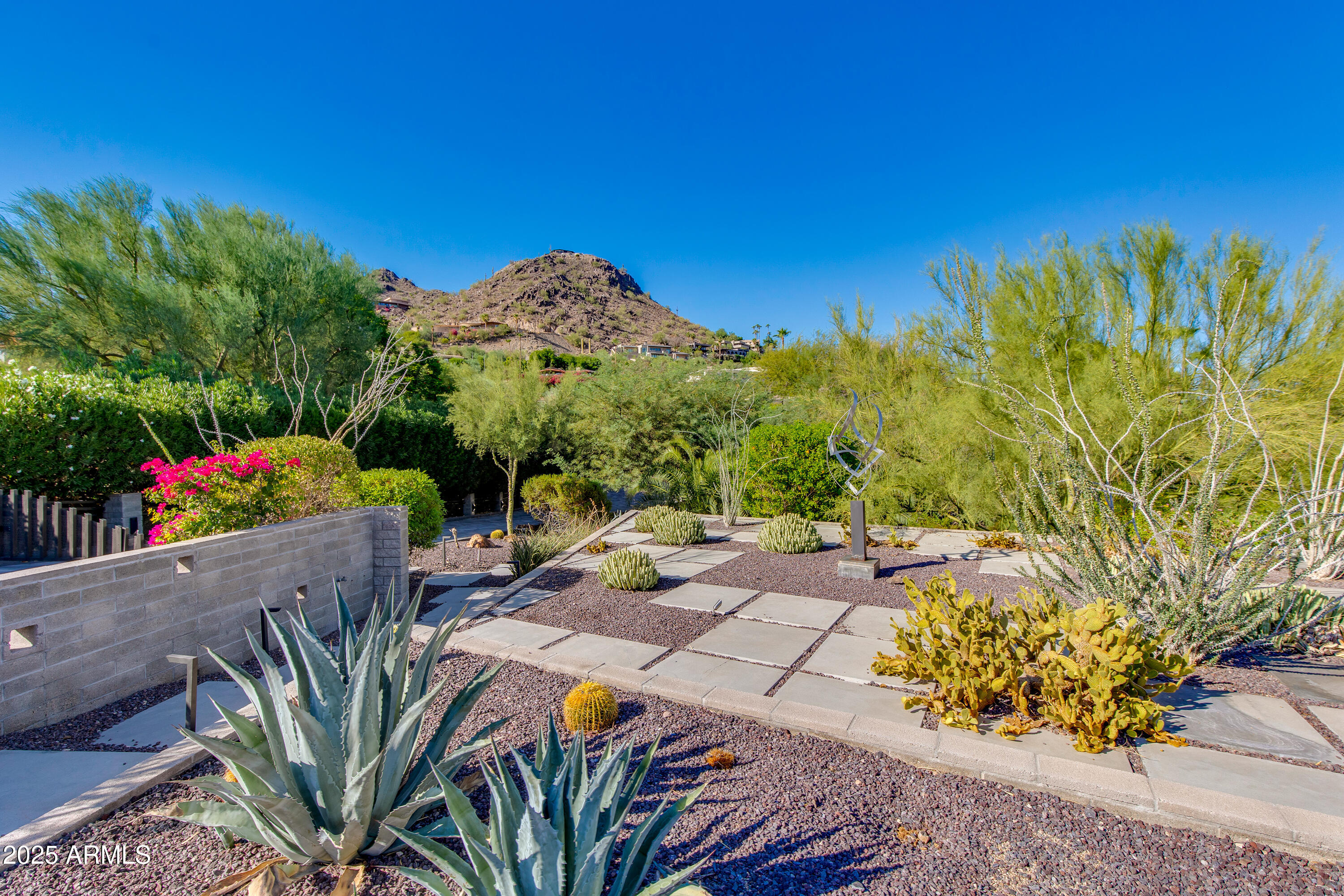 4306 E DESERT CREST Drive