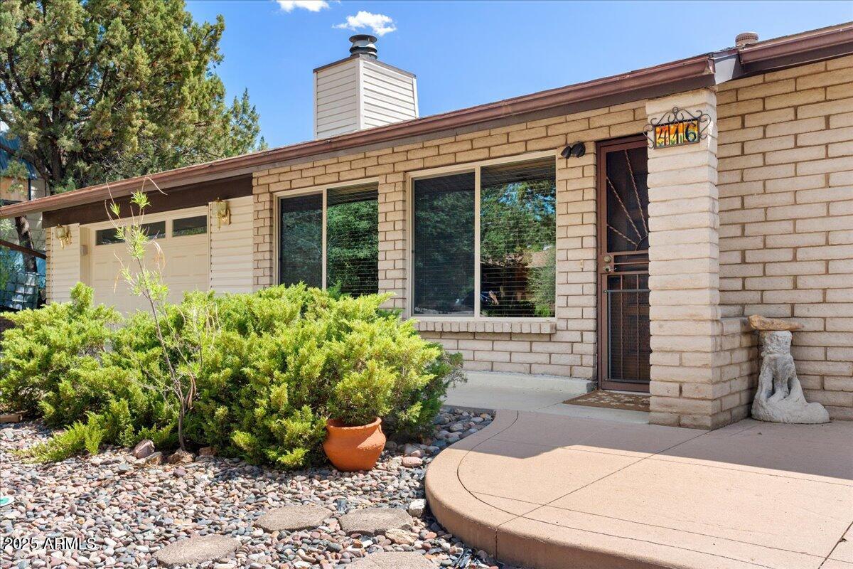 416 Hillcrest Drive