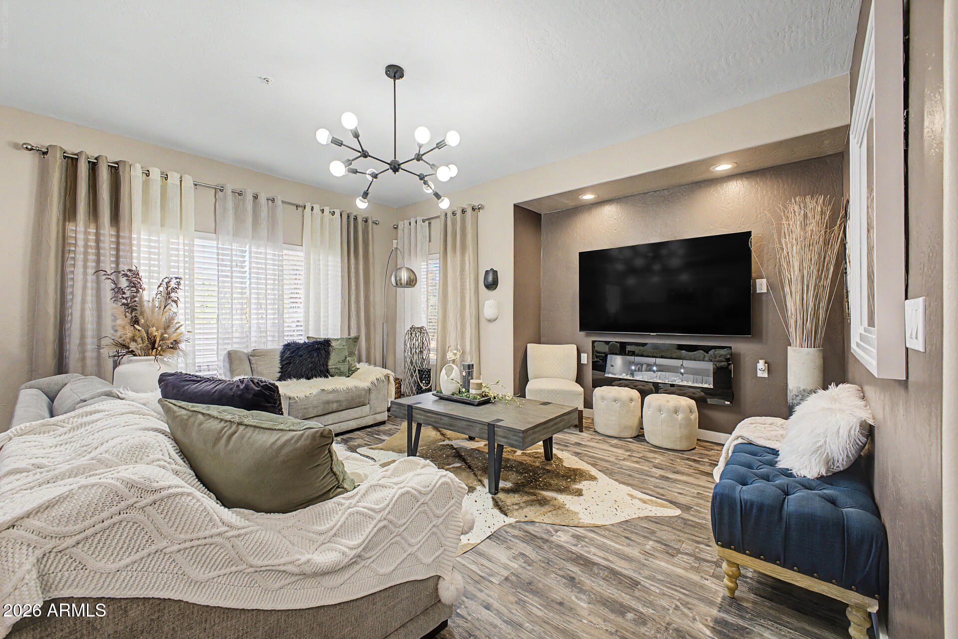 1351 N PLEASANT Drive 2112