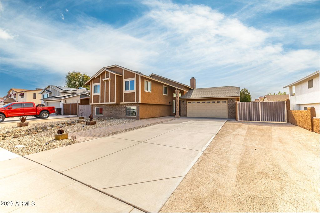 Photo of 7619 W Surrey Avenue, Peoria, AZ 85381 (MLS # 6984795)