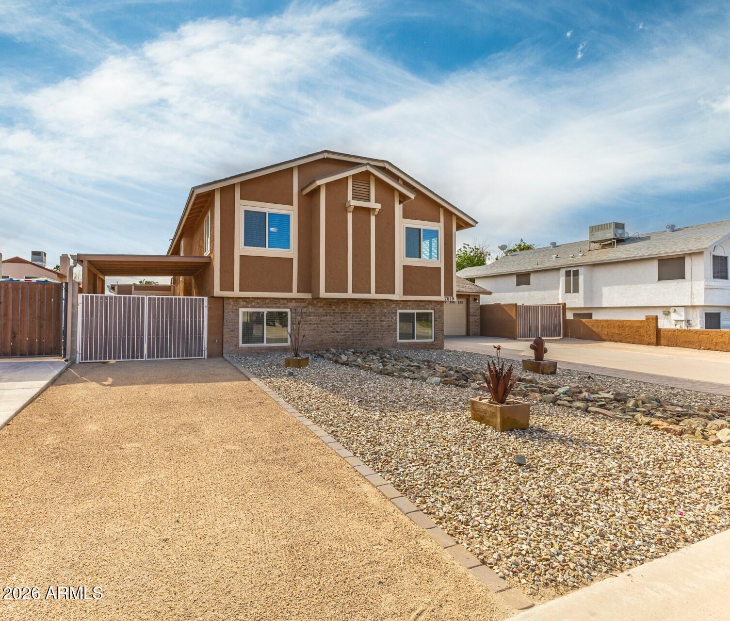 7619 W SURREY Avenue