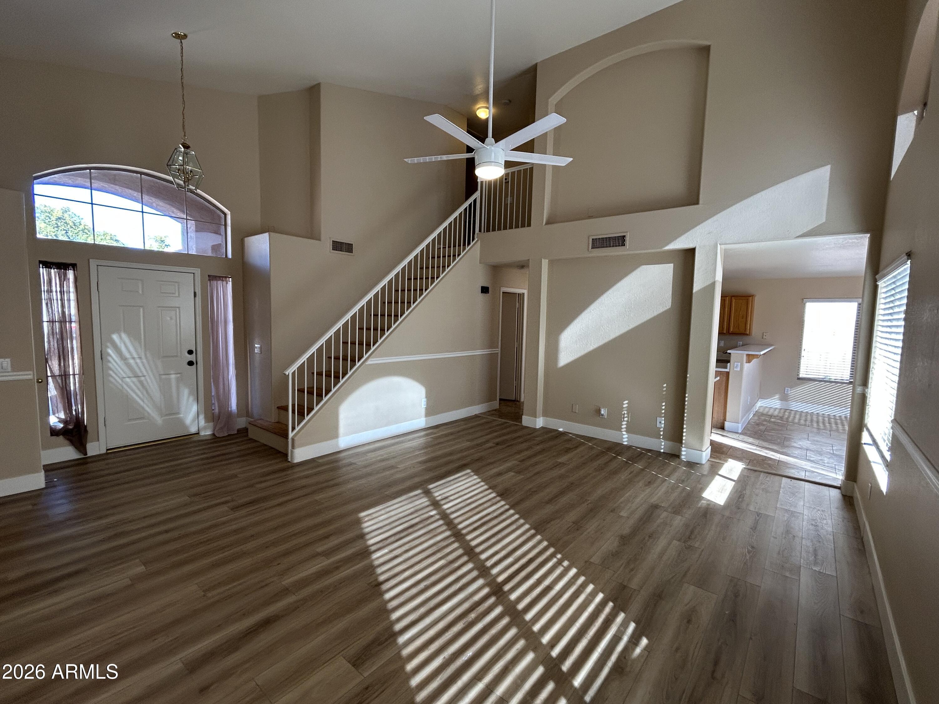 1099 W SEAGULL Drive