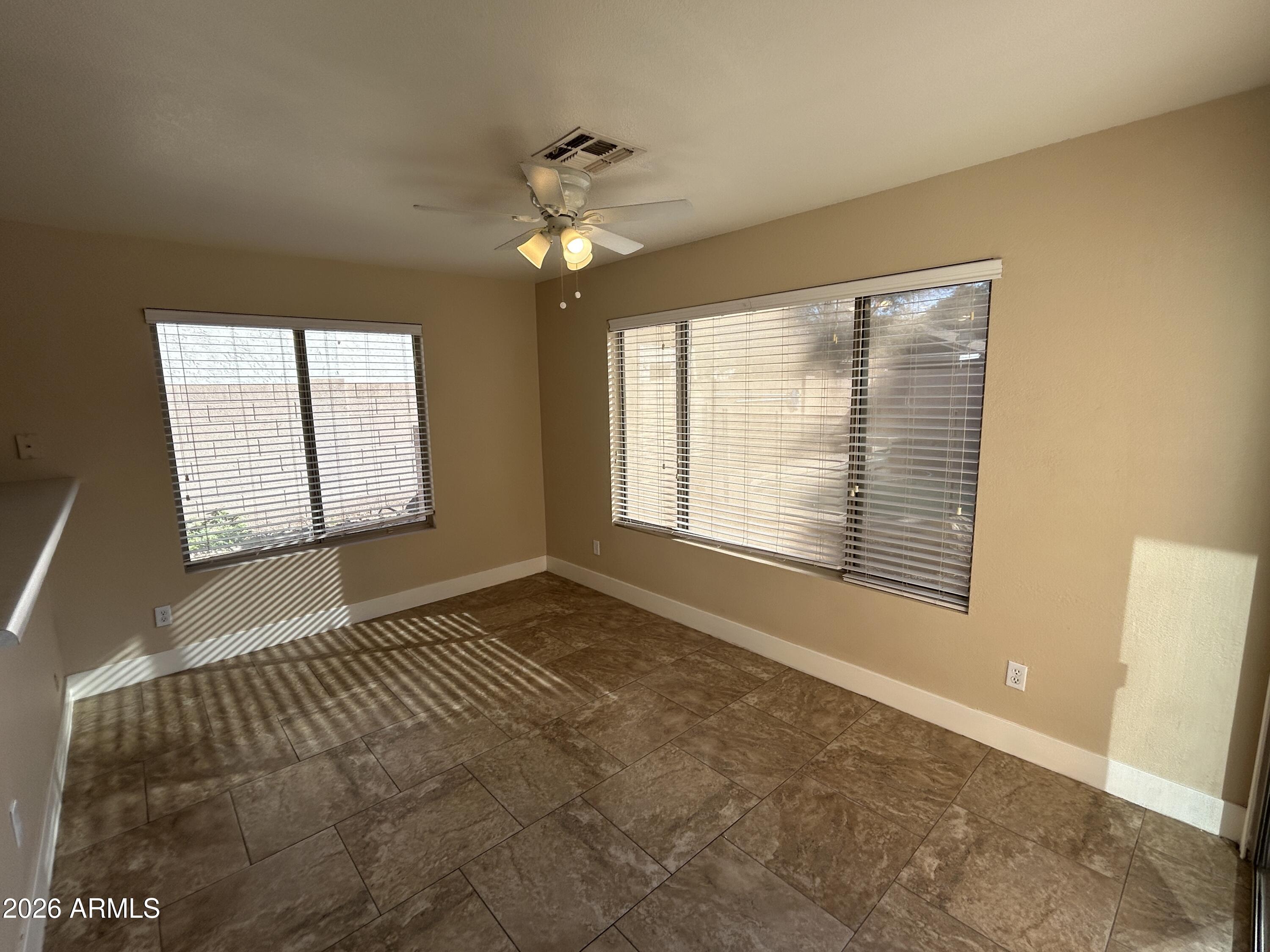 1099 W SEAGULL Drive