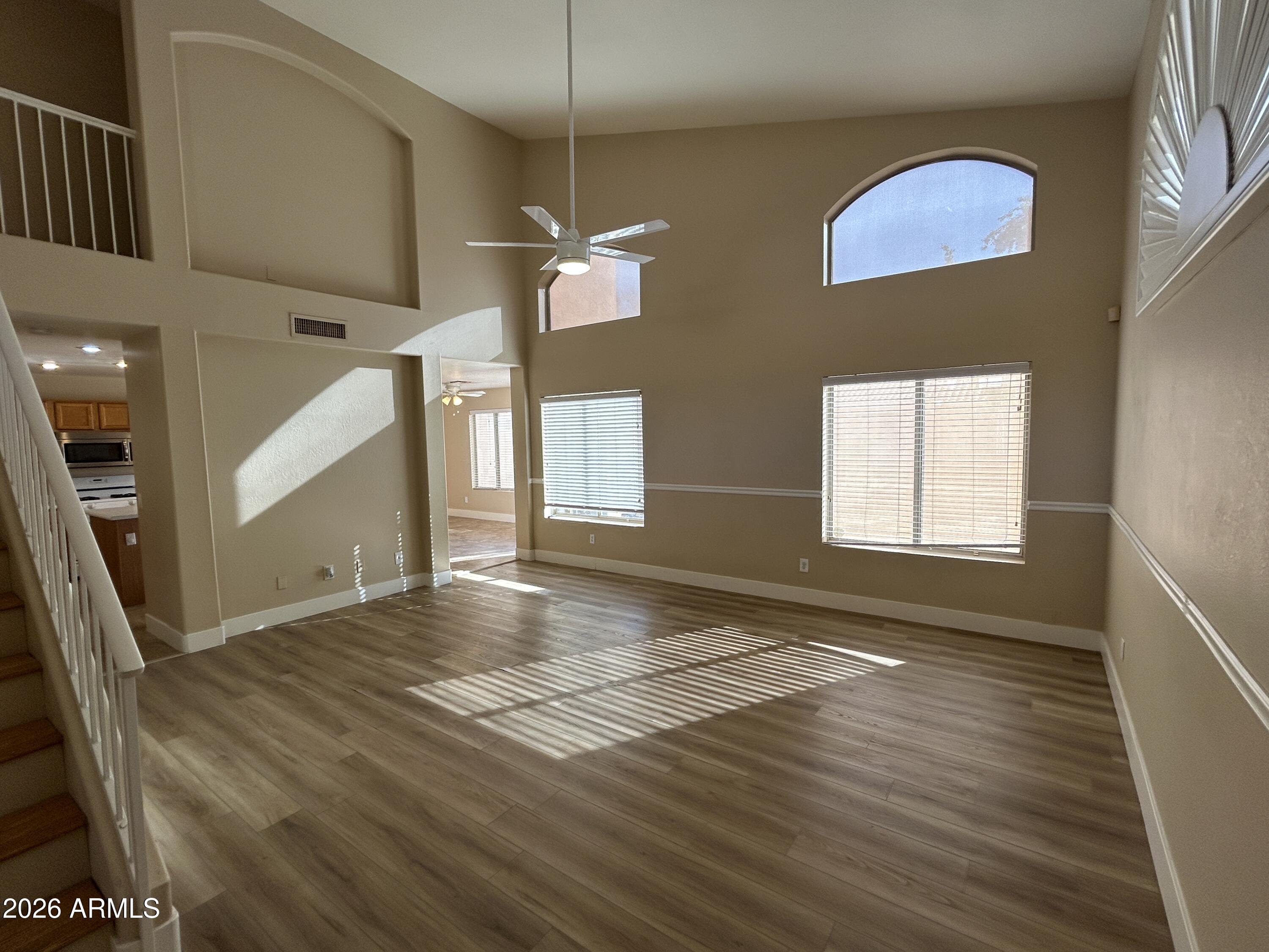 1099 W SEAGULL Drive