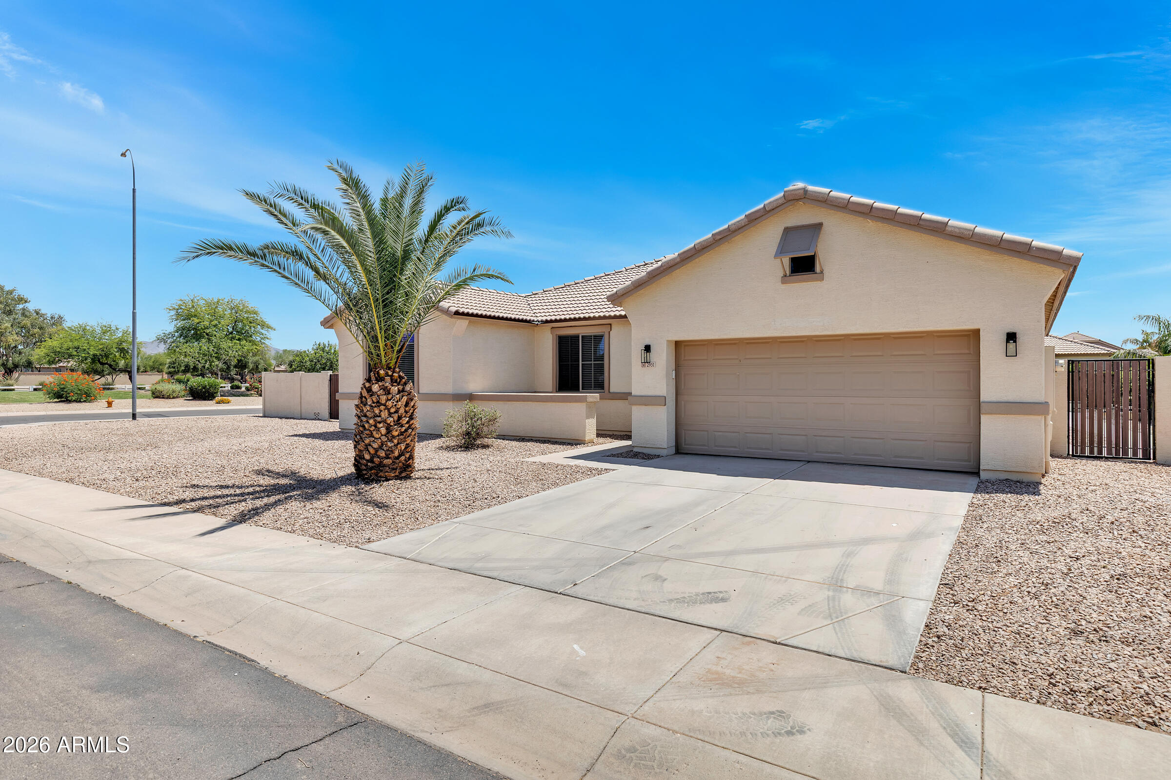 2951 E LINDRICK Drive
