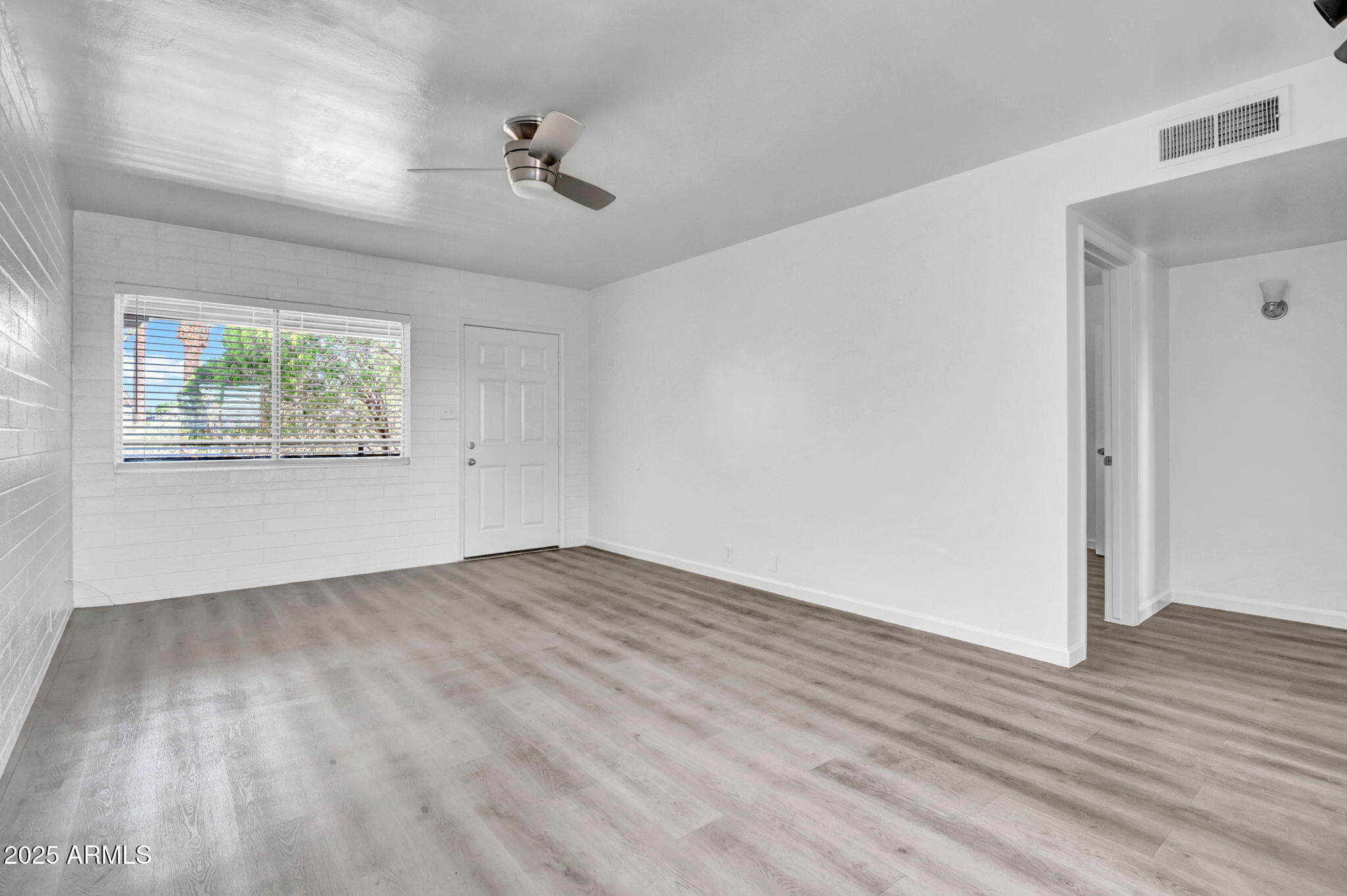 31 W 2ND Street