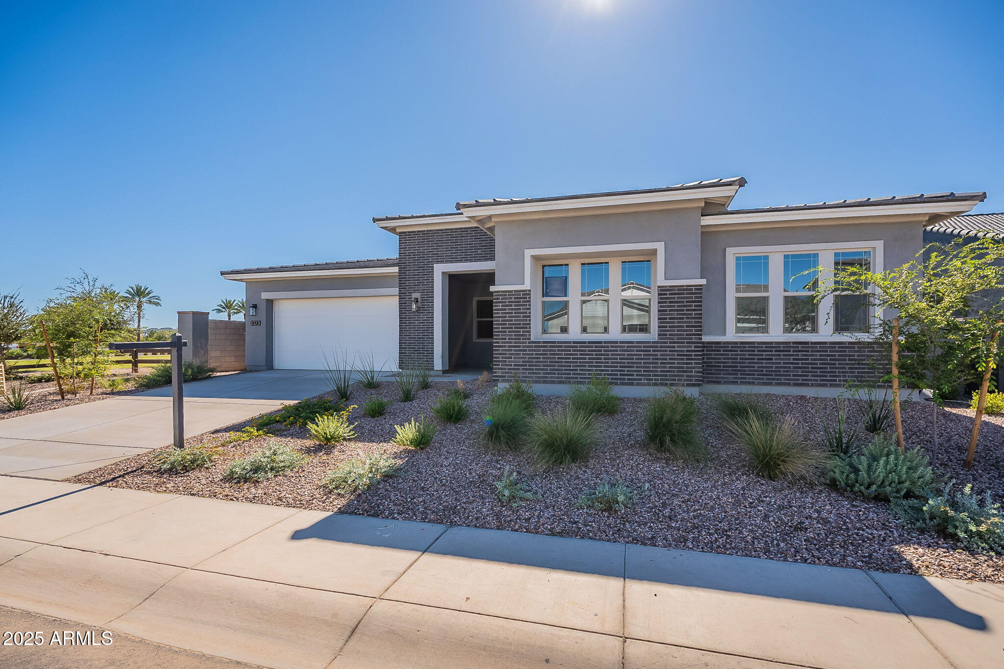 3323 W SUNSTONE Drive