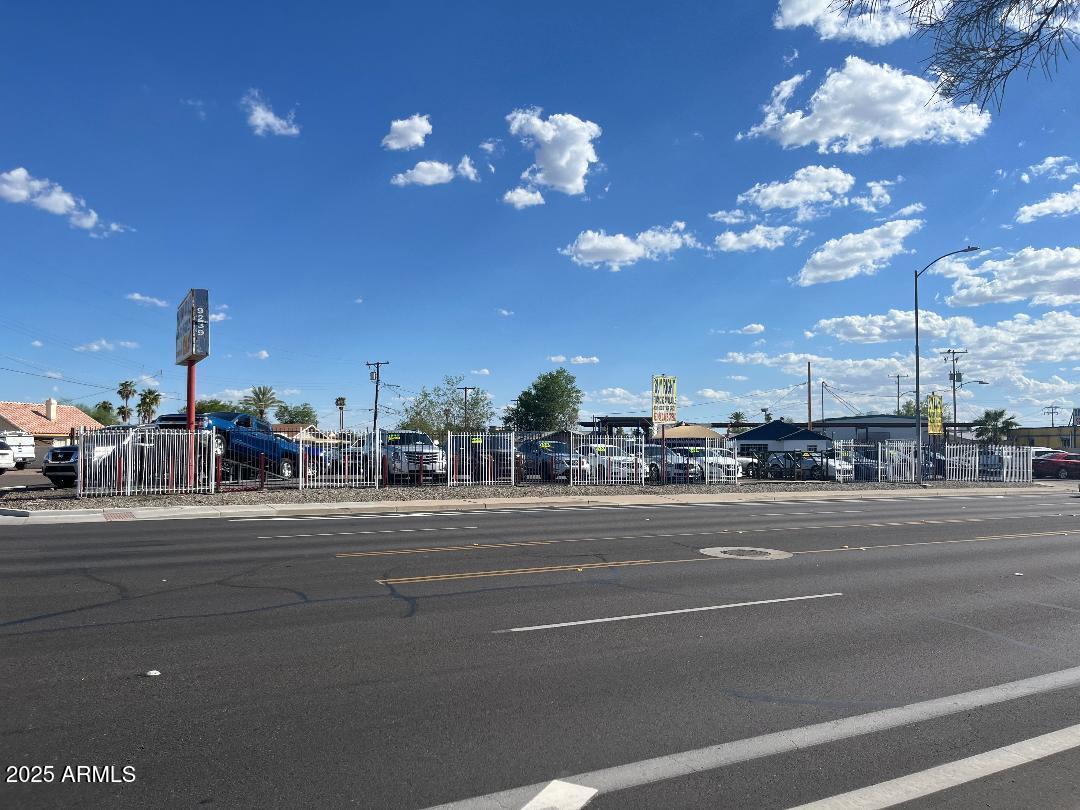 9239 N Cave Creek Road