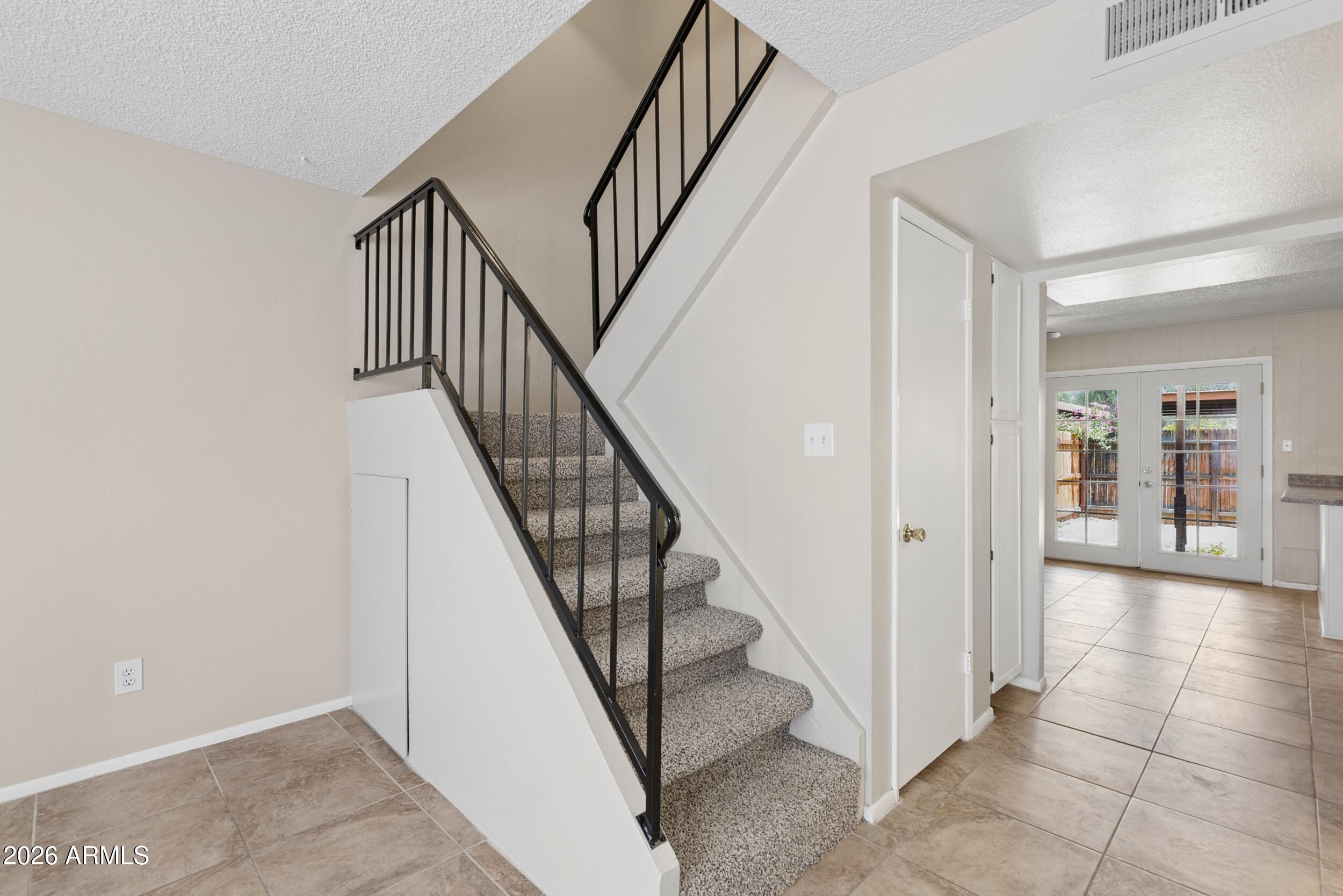 2221 W FARMDALE Avenue 25