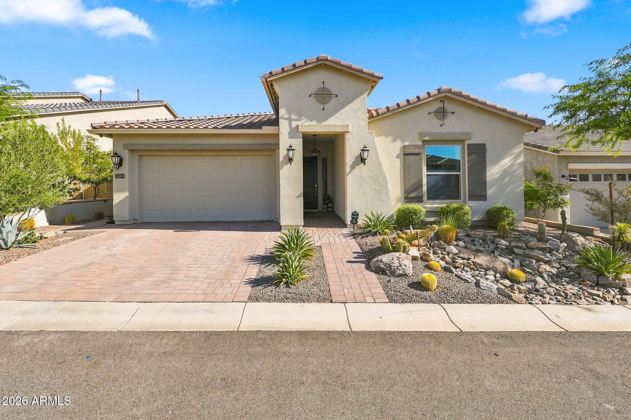 21362 W MINNEZONA Avenue