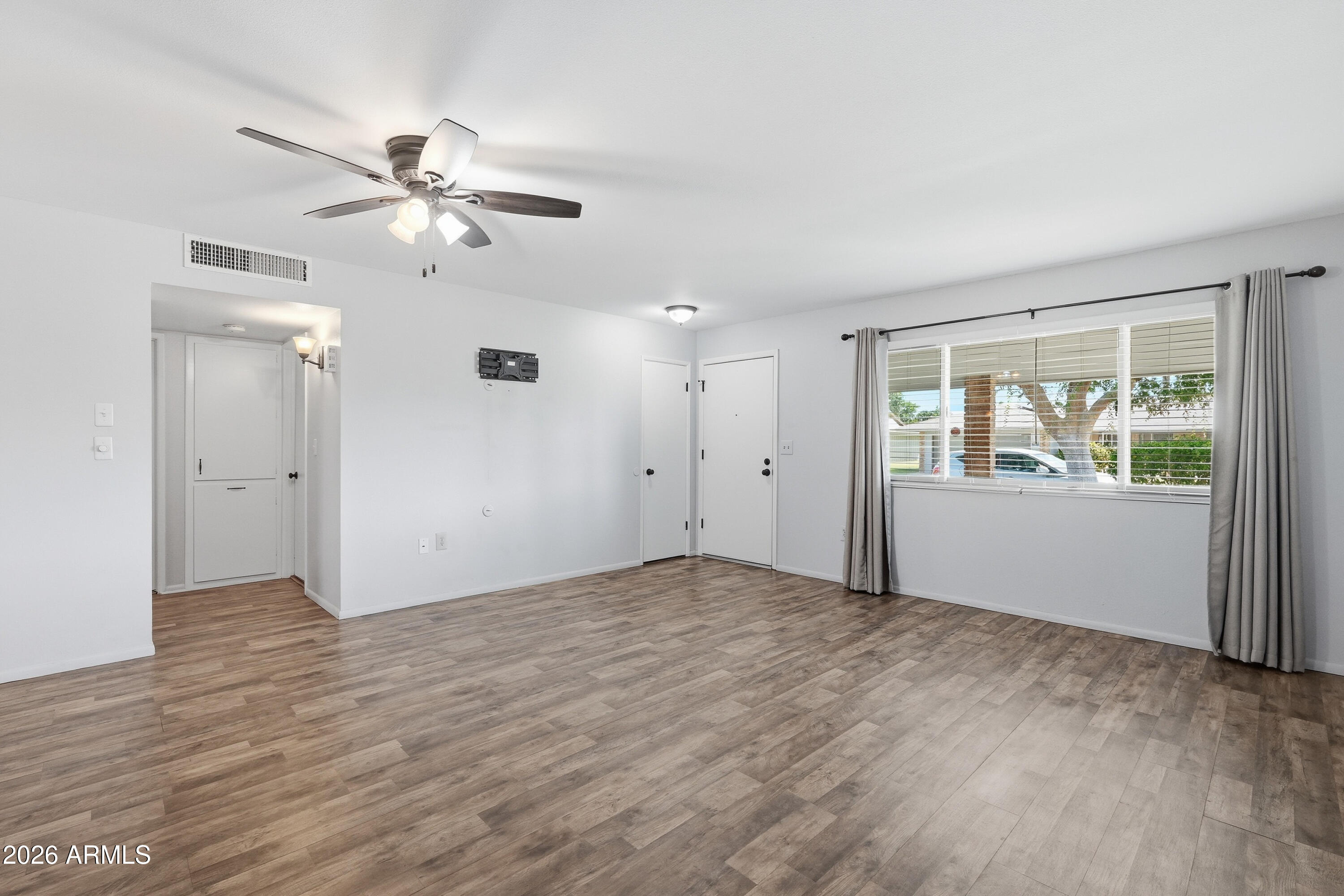 10105 W KINGSWOOD Circle