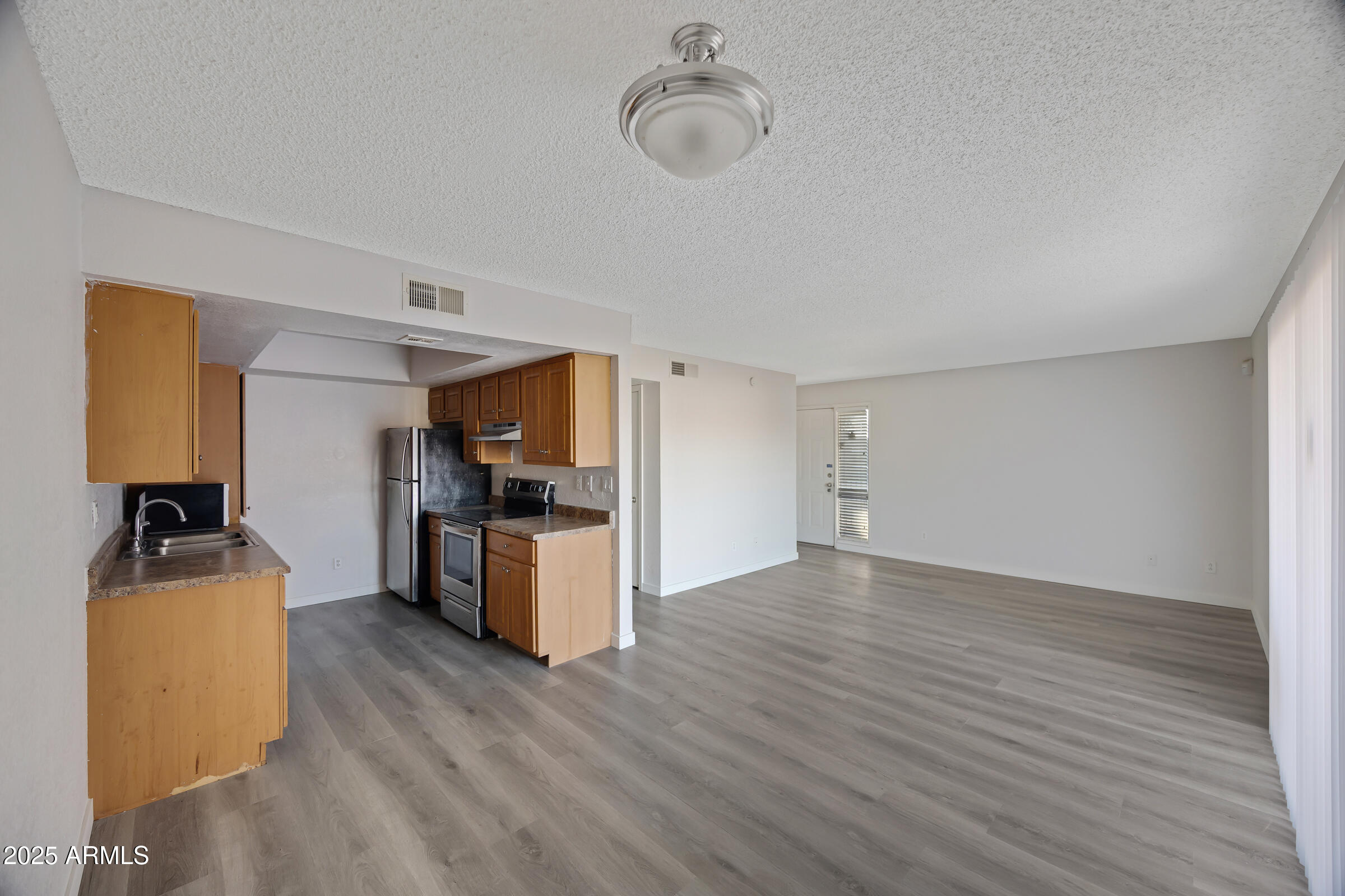 3810 N MARYVALE Parkway 2067