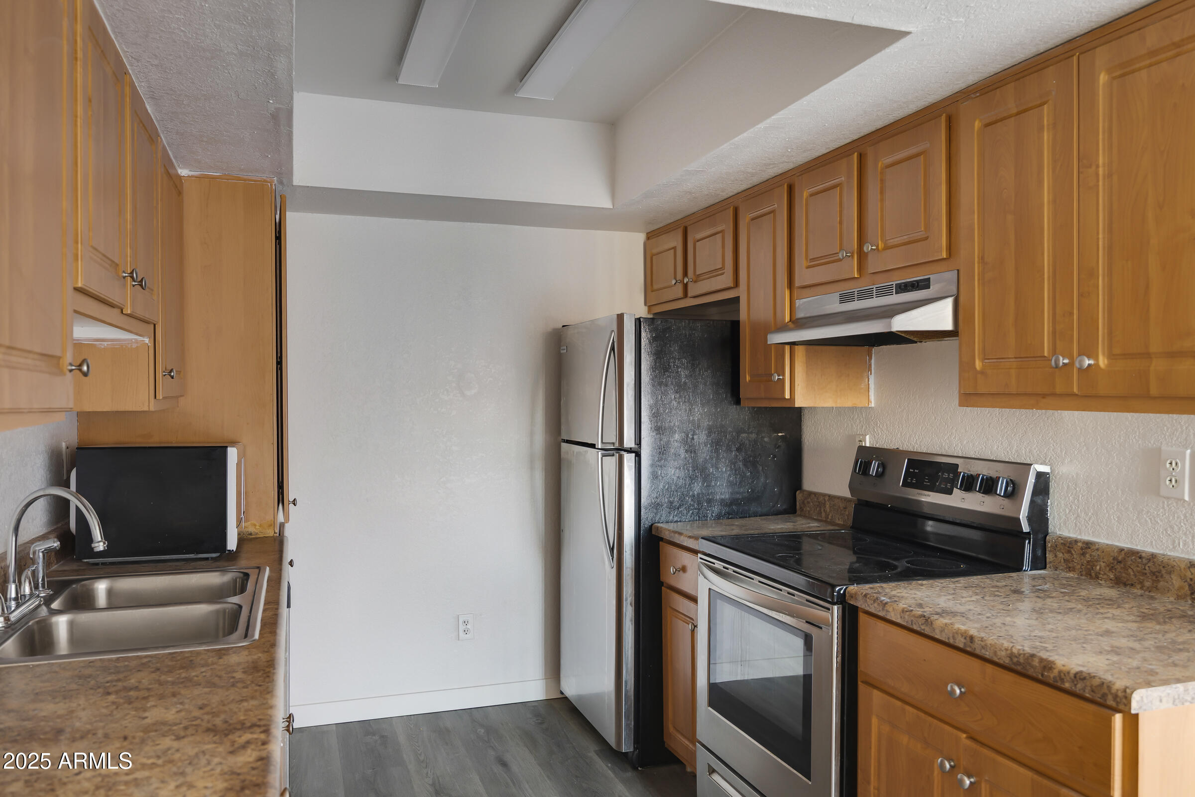 3810 N MARYVALE Parkway 2067