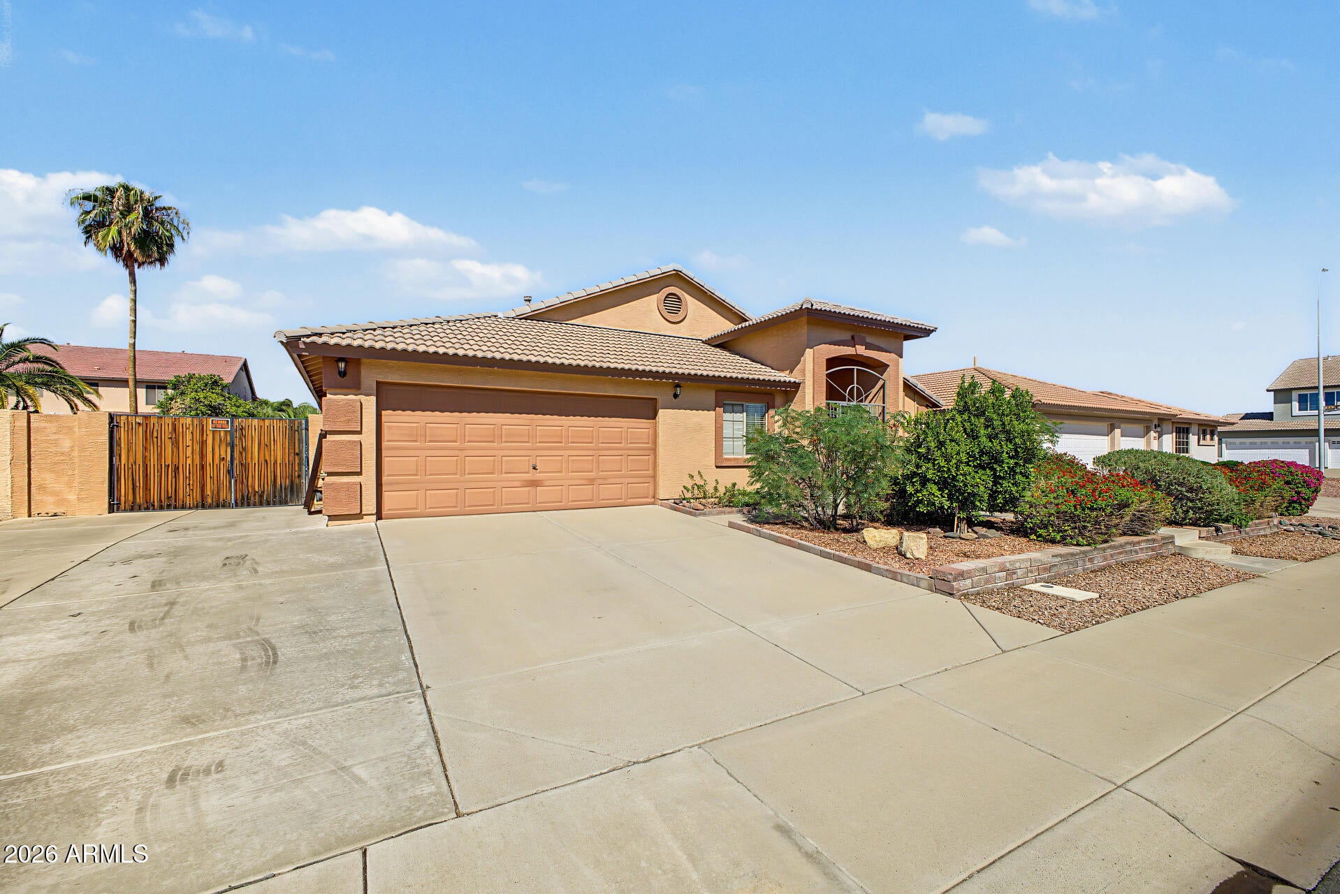 1470 E CARLA VISTA Drive