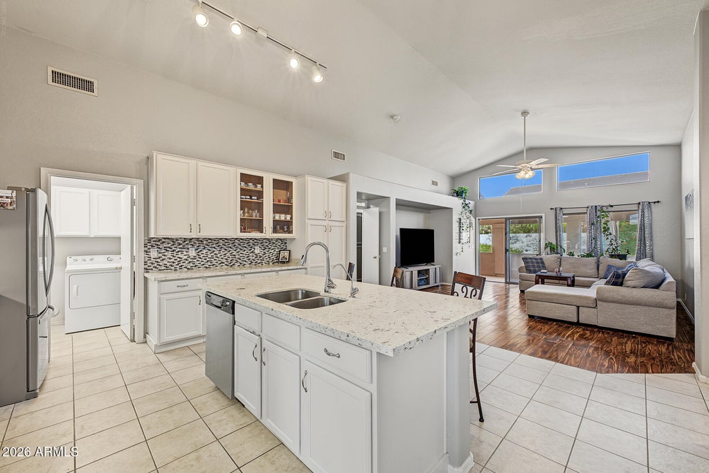 Photo of 1470 E Carla Vista Drive, Chandler, AZ 85225 (MLS # 7090696)