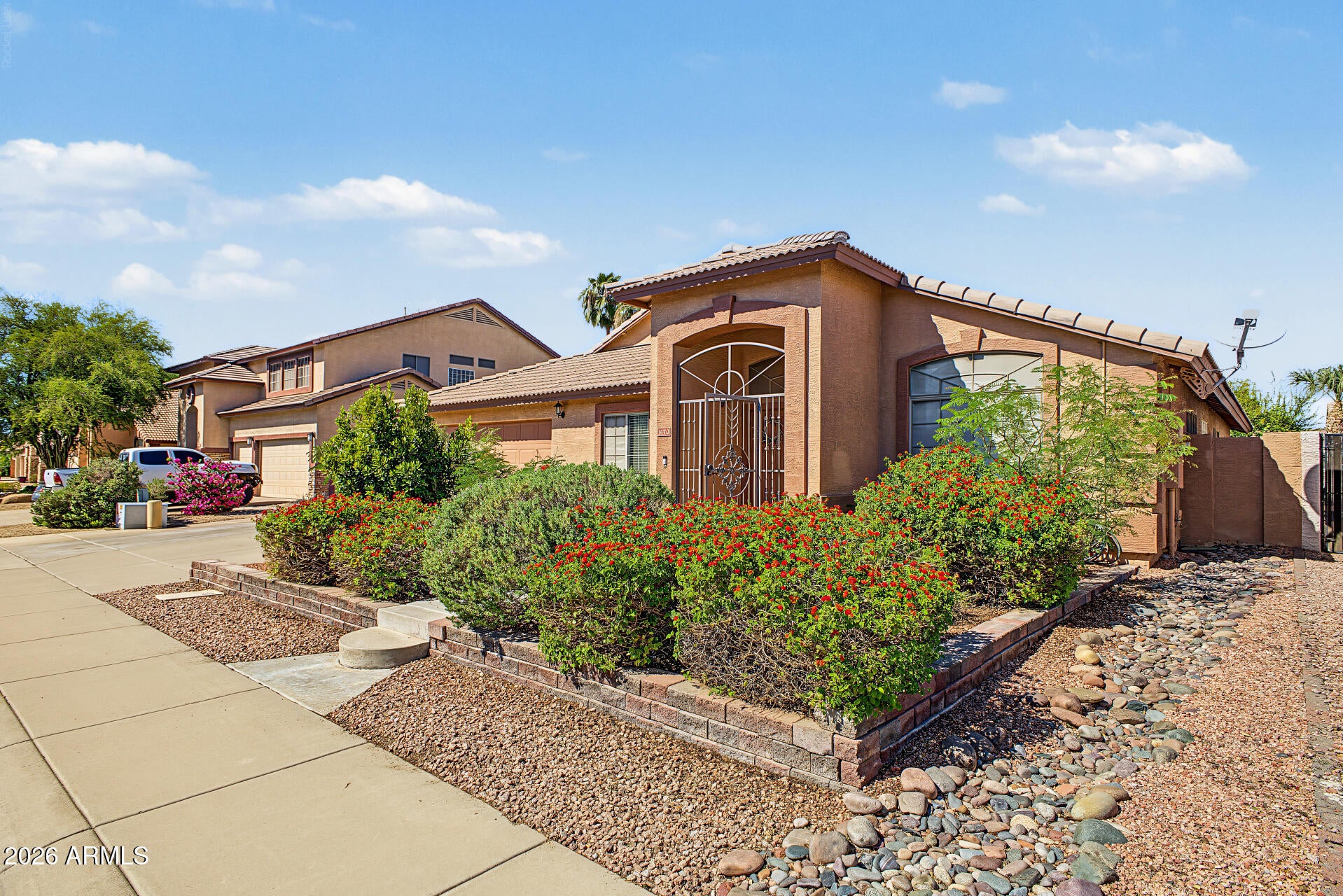 1470 E CARLA VISTA Drive