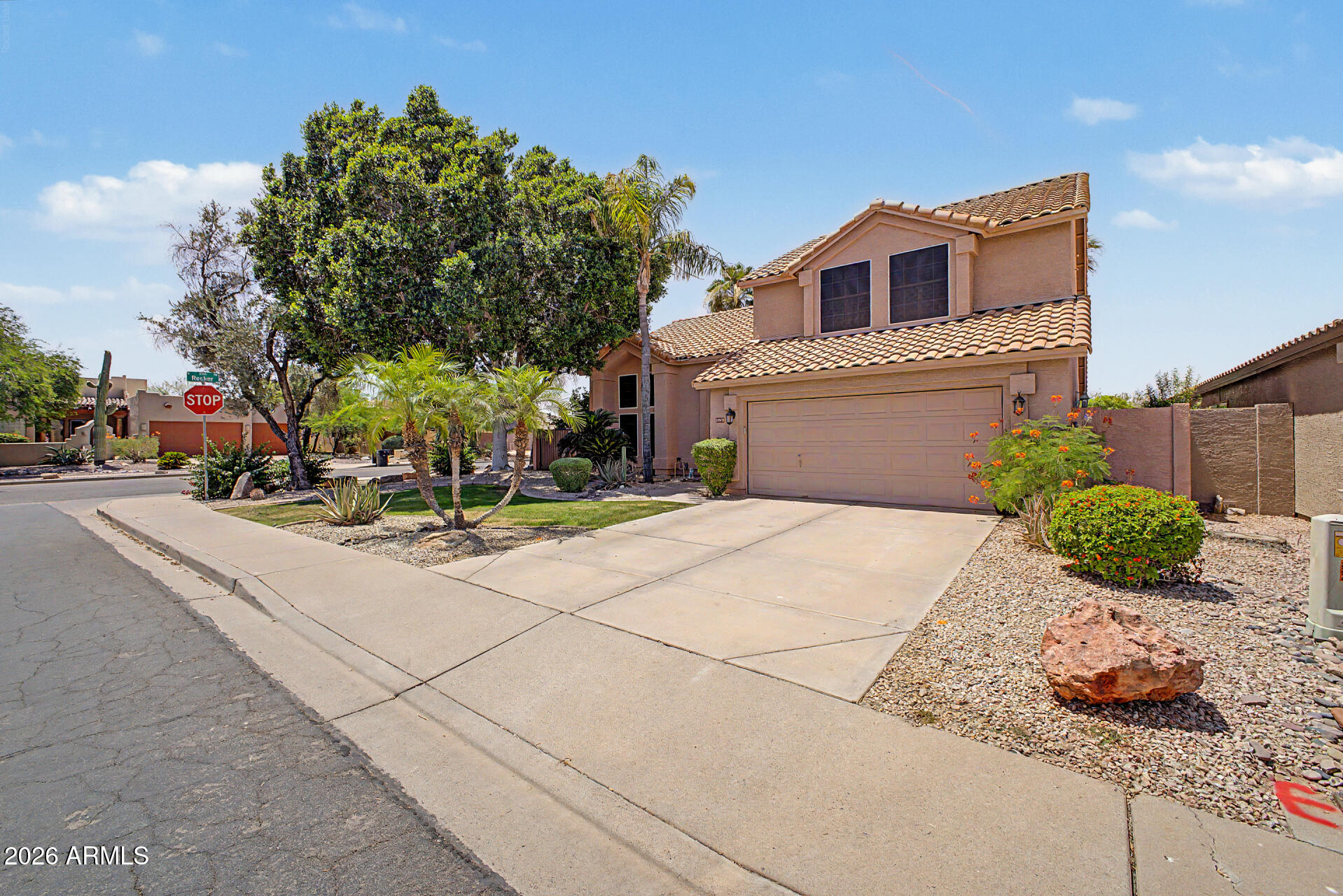 Properties 4 3948 N RANIER --