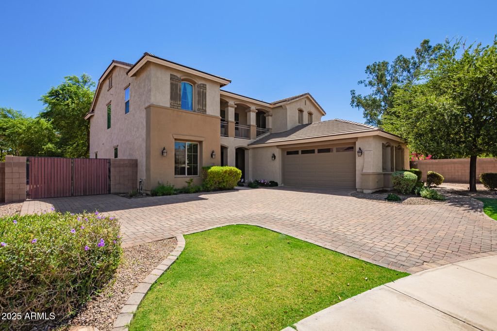 Photo of 811 W Zion Place, Chandler, AZ 85248 (MLS # 6922004)