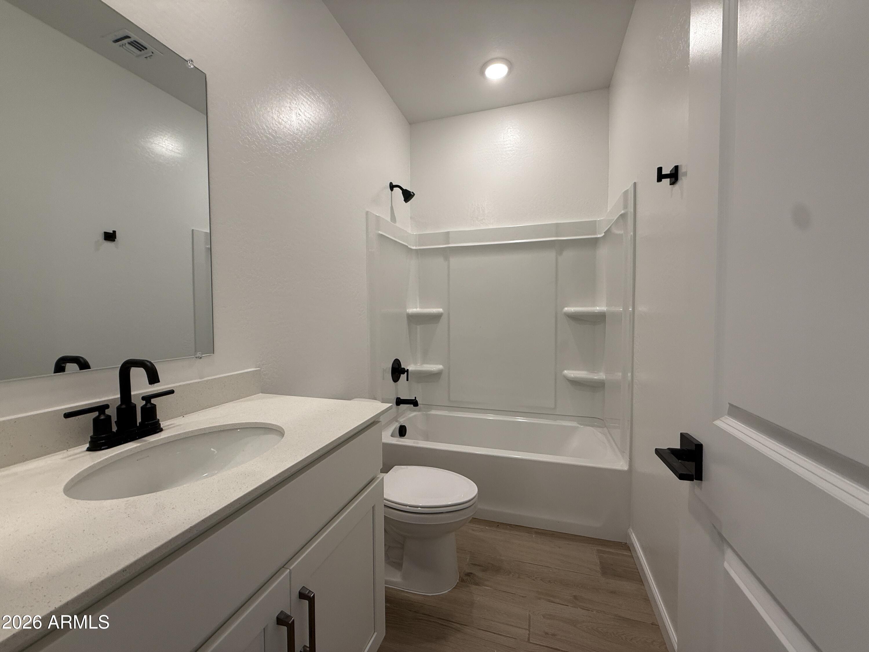 9537 W TAMARISK Avenue