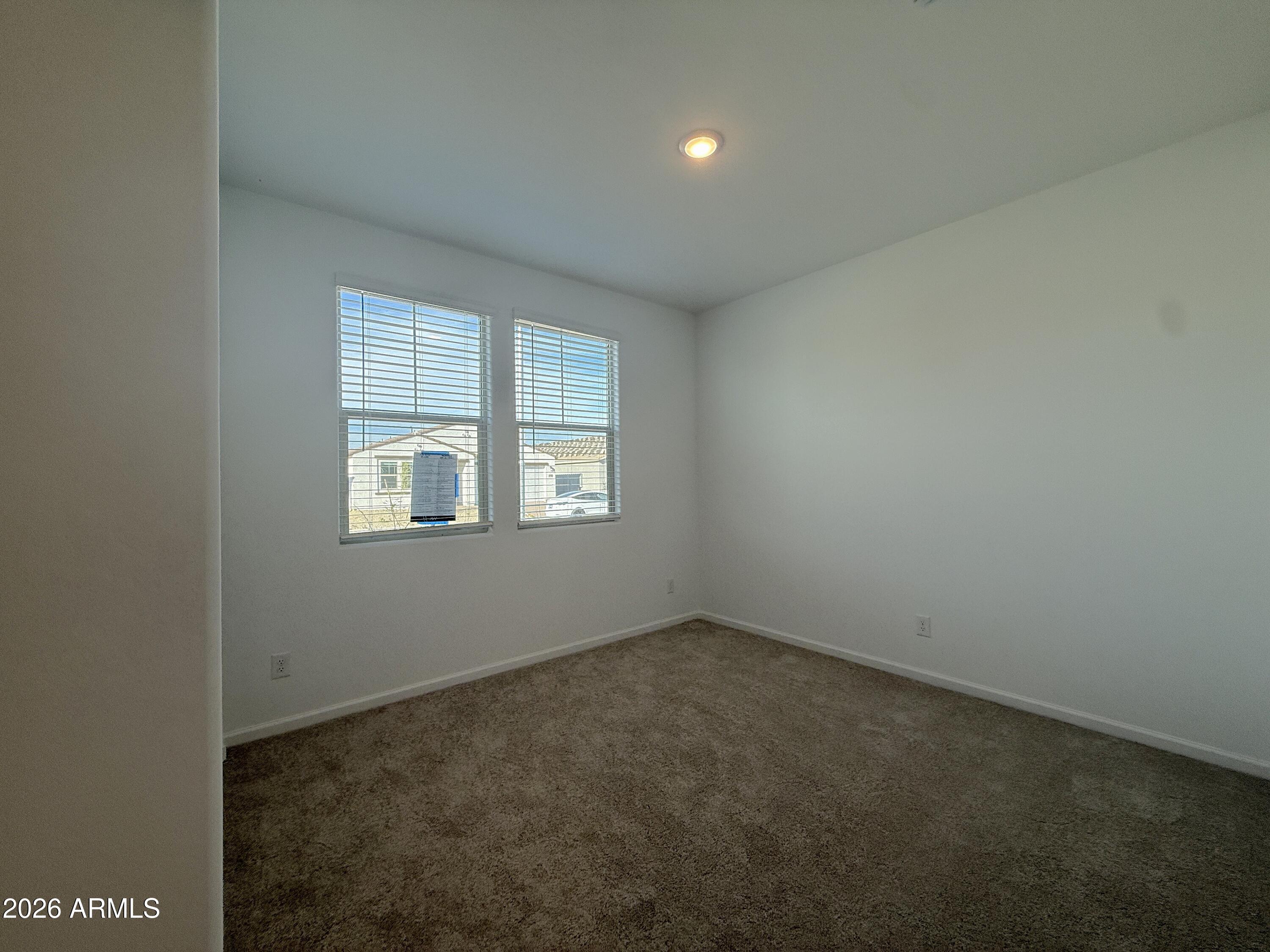 9537 W TAMARISK Avenue