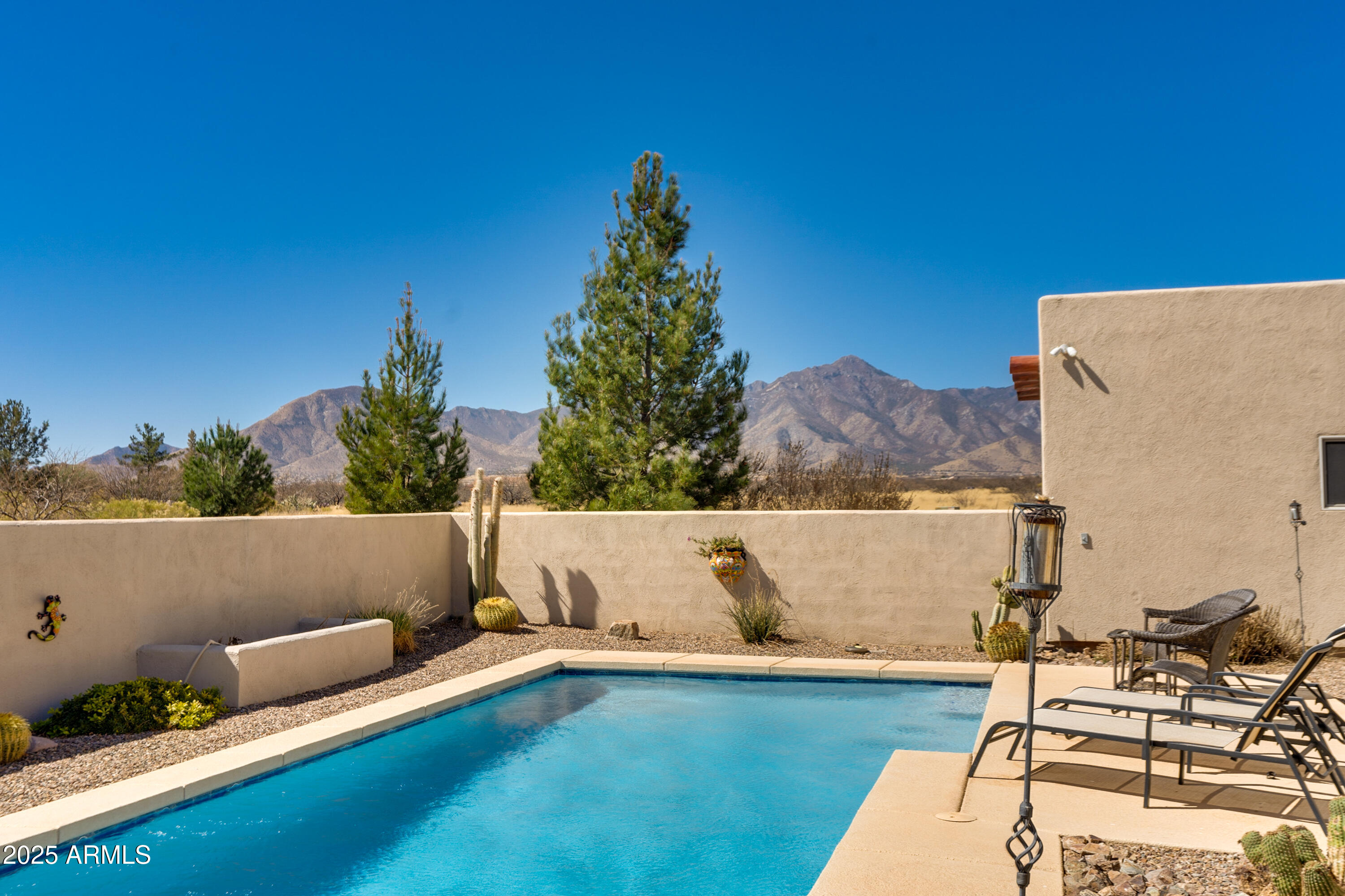 9141 E SUNSHINE Lane