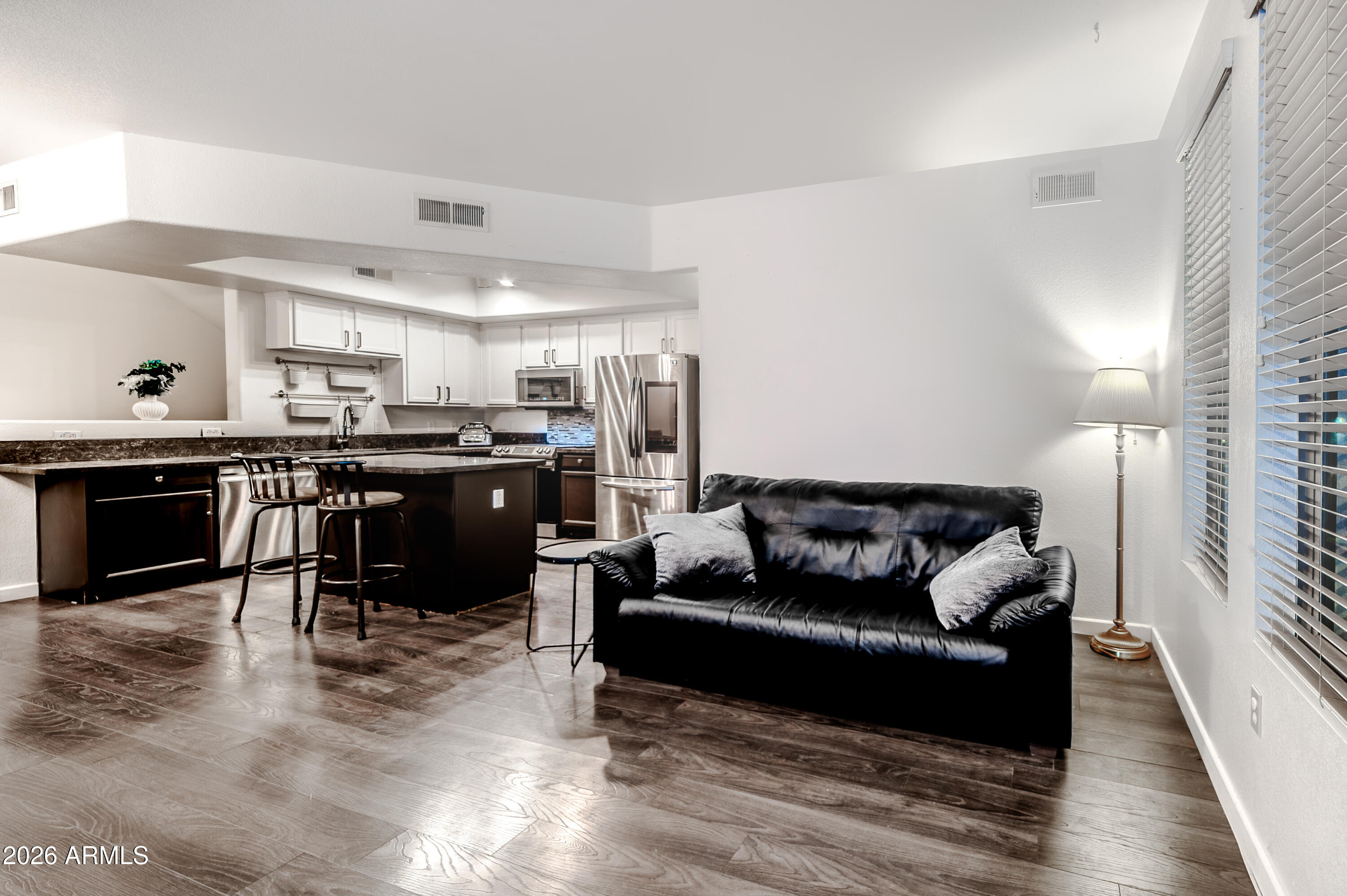 2402 E 5TH Street NW 1524