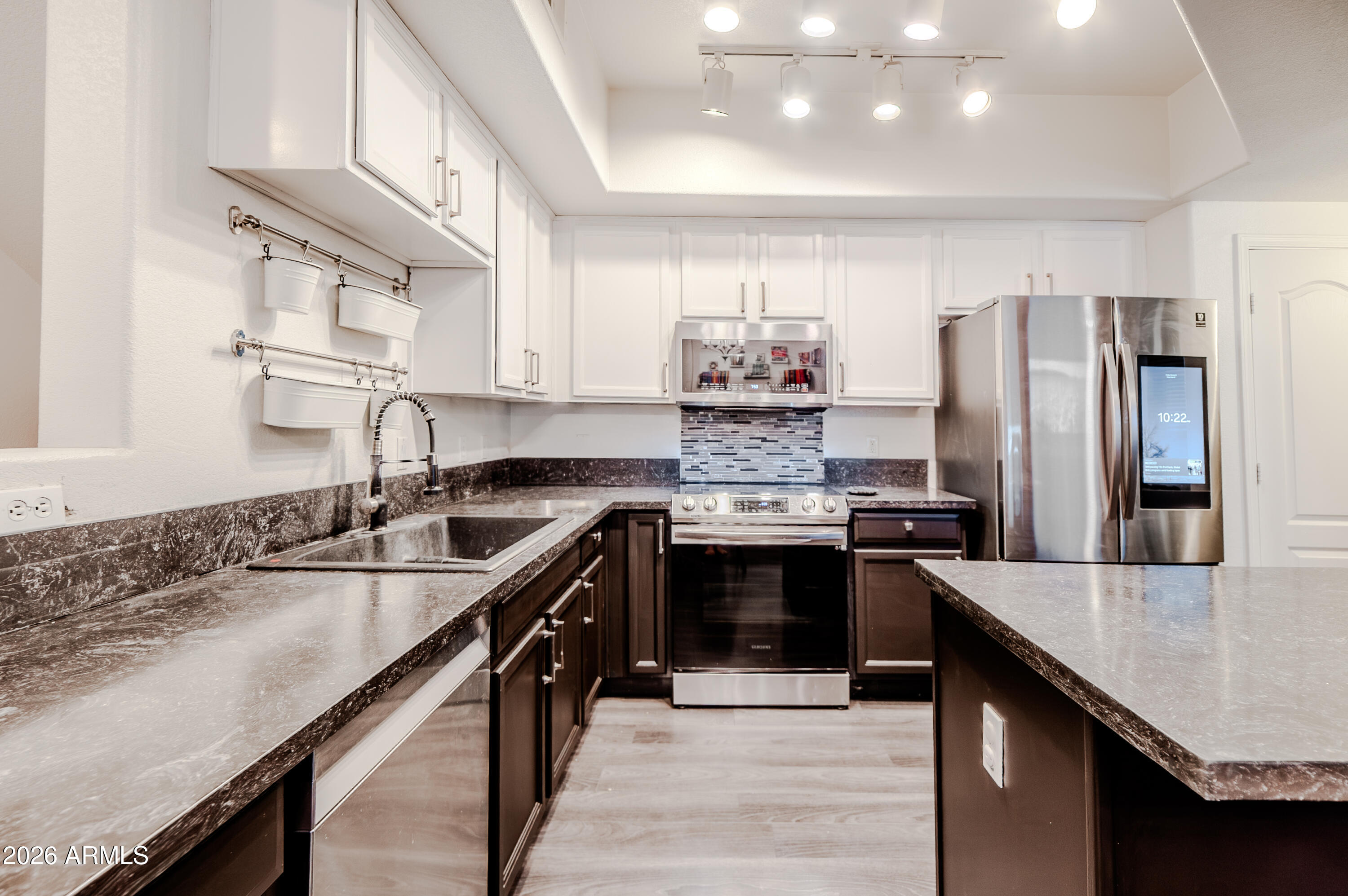 2402 E 5TH Street NW 1524