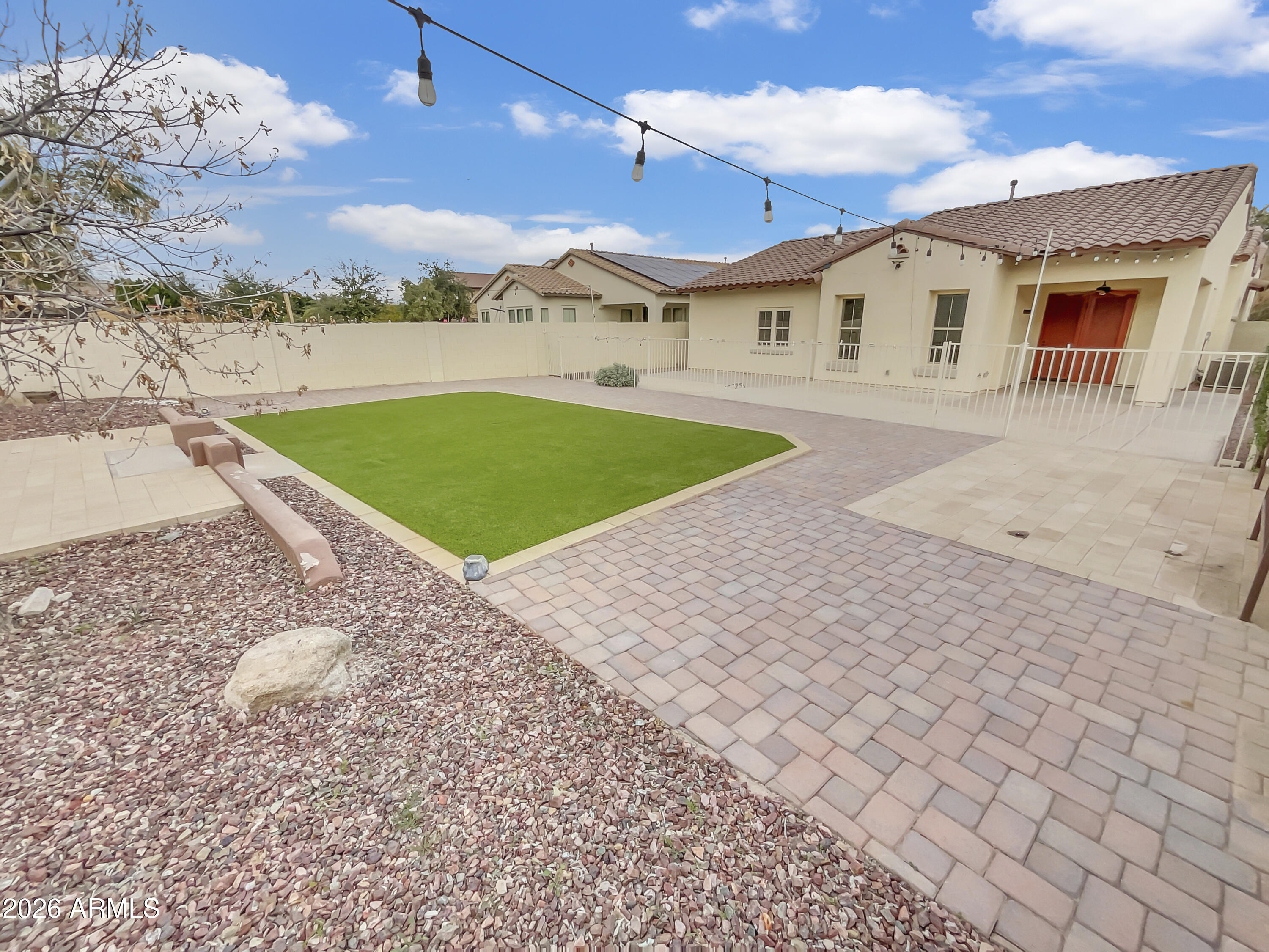 3830 N SPRINGFIELD Street