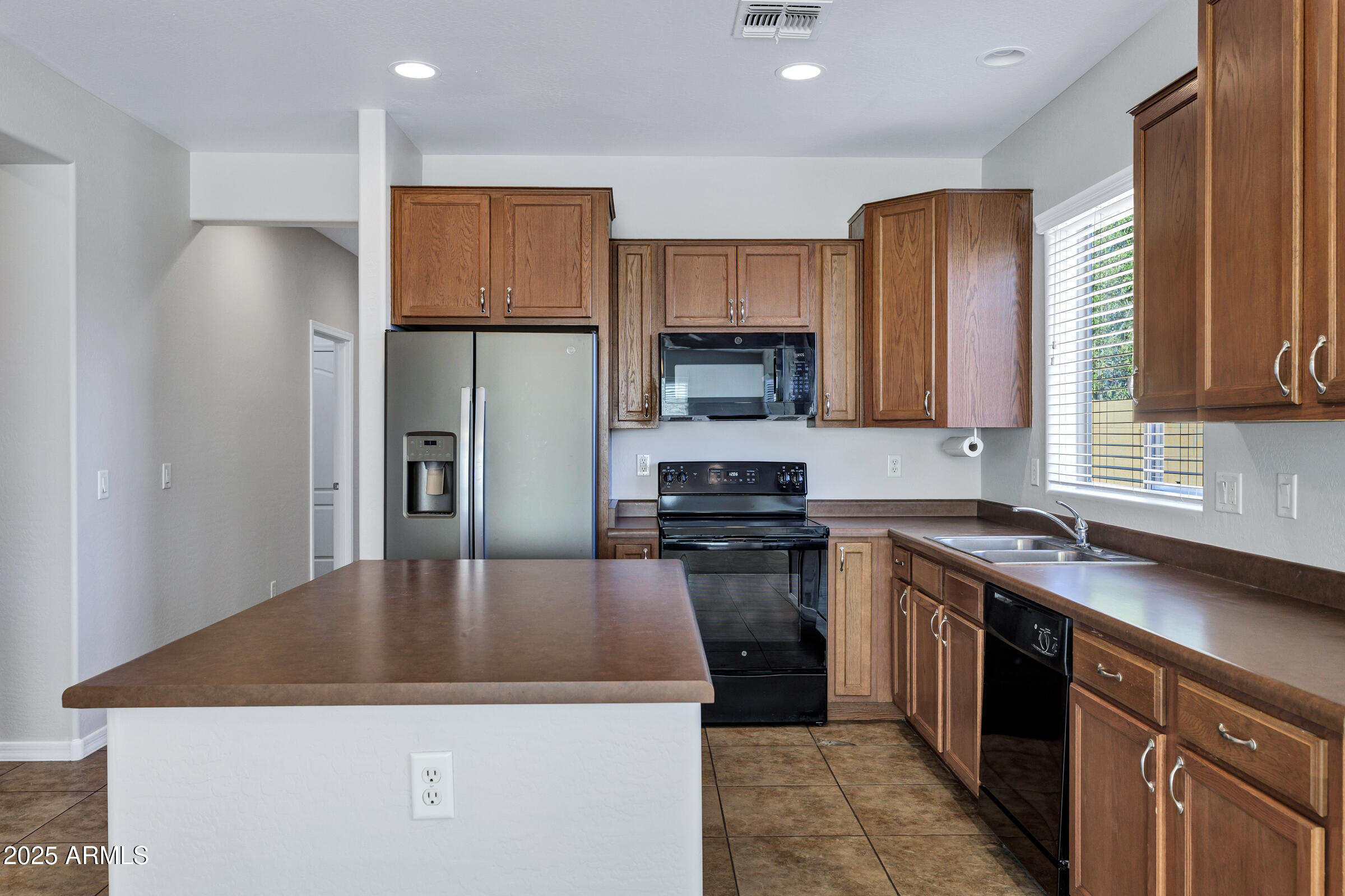 41187 W PARKHILL Drive