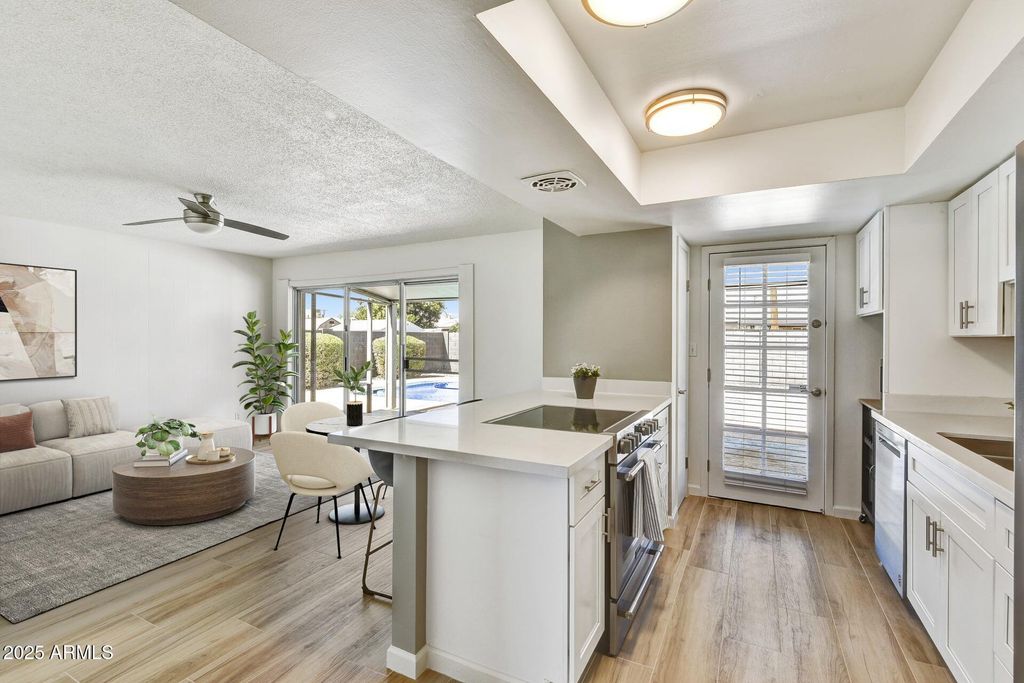 Photo of 1986 E Palmcroft Drive, Tempe, AZ 85282 (MLS # 6926104)