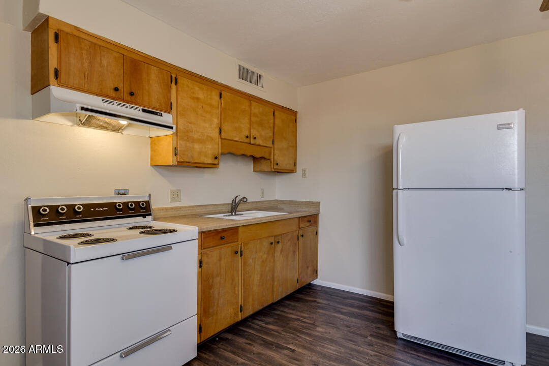 1301 W INDIAN SCHOOL Road B