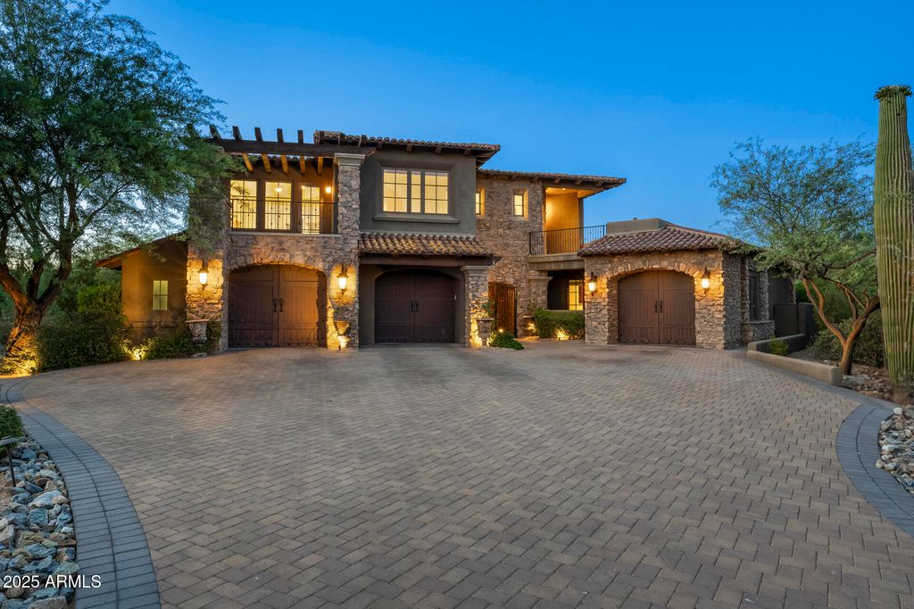 Photo of 9290 E Thompson Peak Parkway #470, Scottsdale, AZ 85255 (MLS # 6882485)