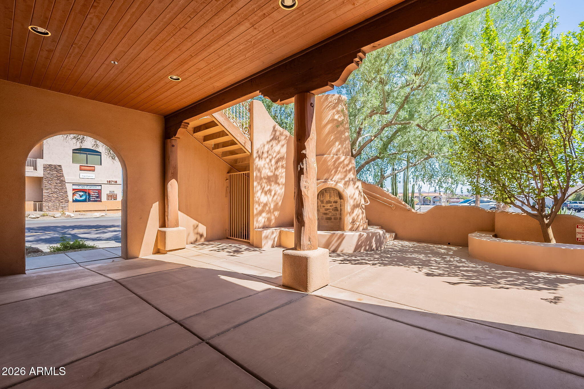 16715 E PARKVIEW Avenue