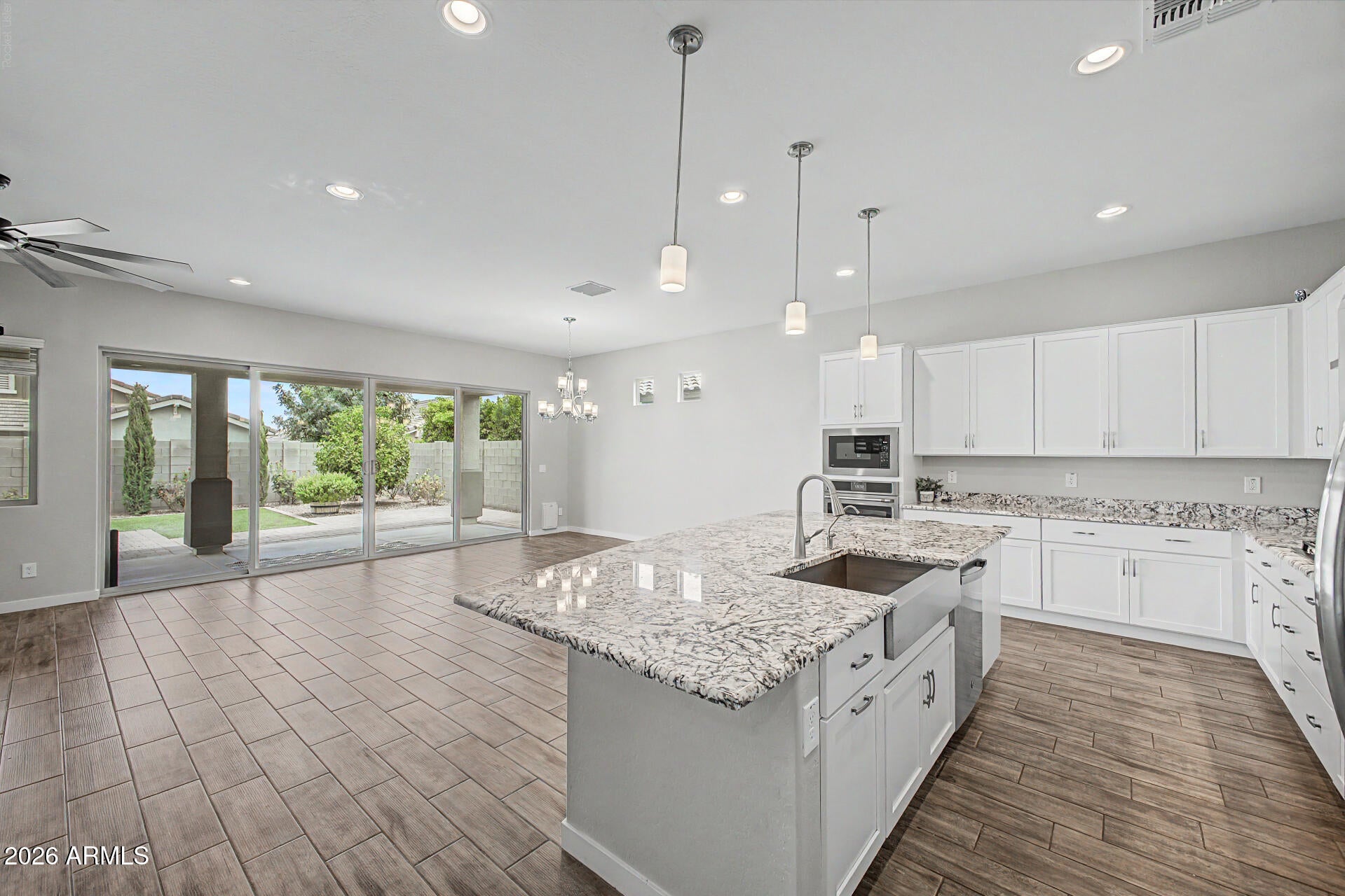 2844 W ROOSEVELT Drive