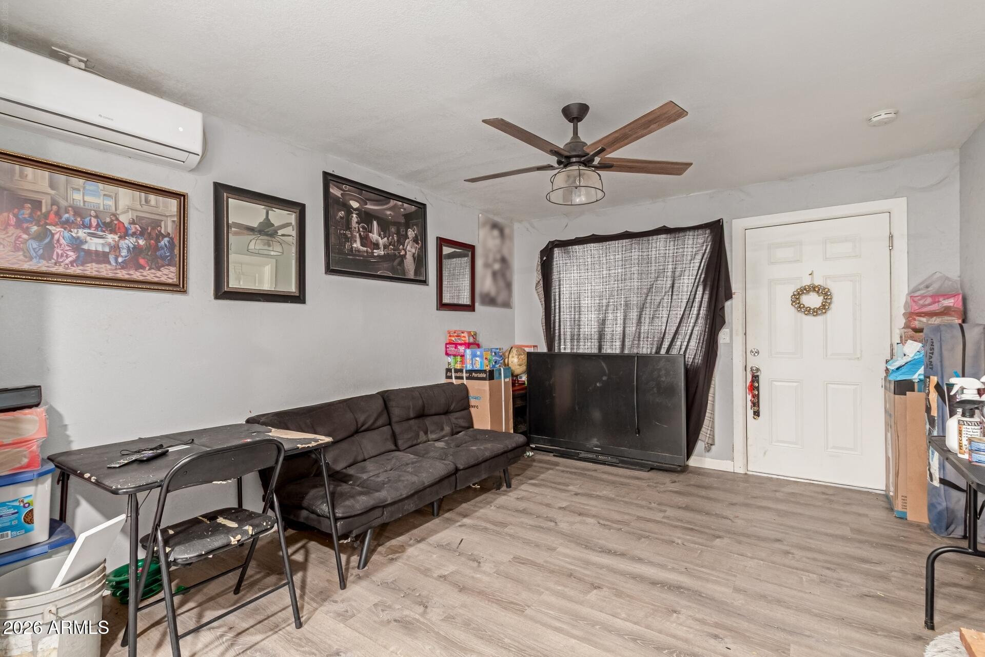 224 S INDIAN Circle