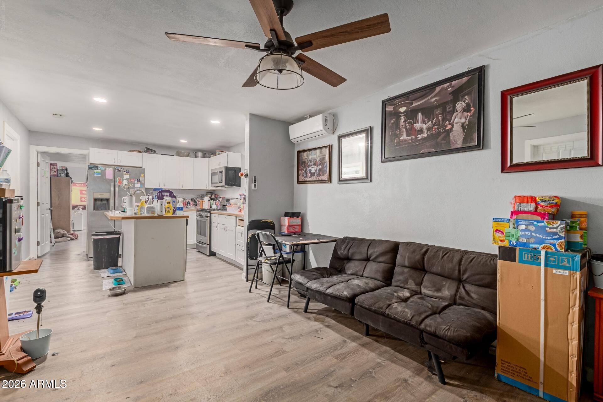 224 S INDIAN Circle