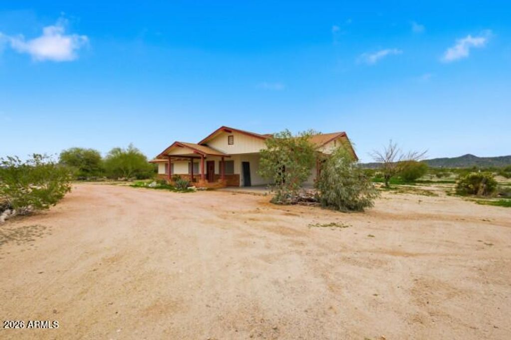 Photo of 19402 W Lynx Road, Buckeye, AZ 85326 (MLS # 6986105)