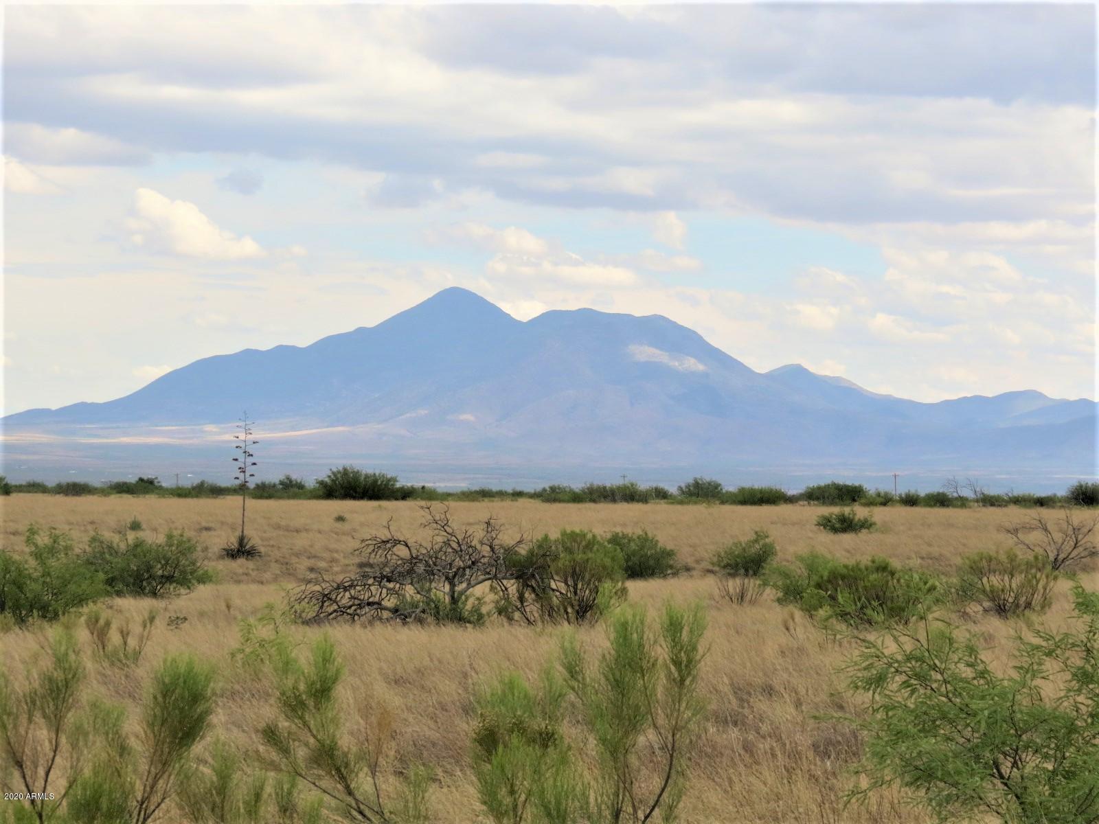 LA PRADERA ESTATES - Land