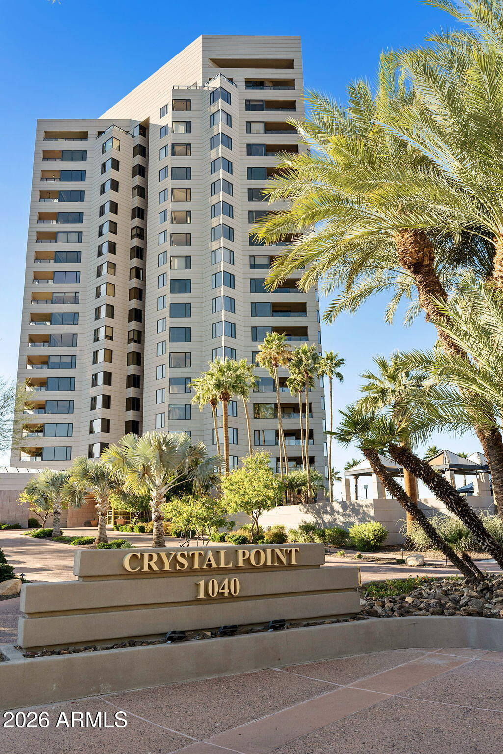 1040 E OSBORN Road 601